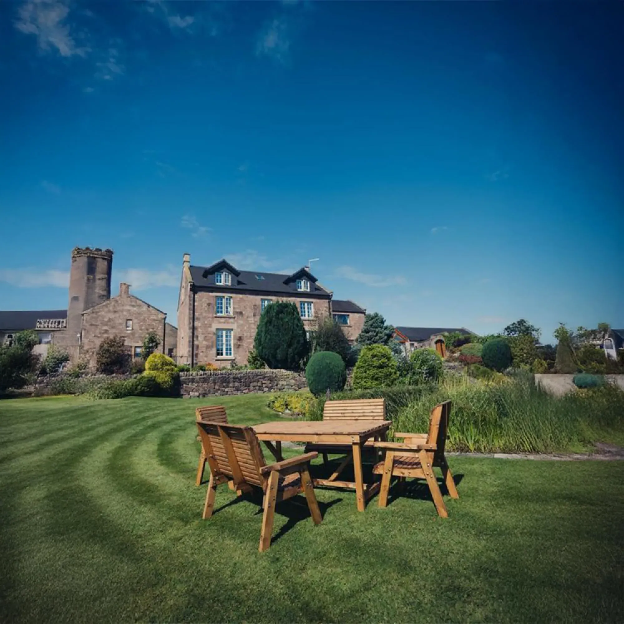 Redwood 6 Seater Garden Dining Set - Brown