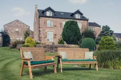 Redwood Angled 2-Seater and 3-Seater Garden Benches Set - Brown