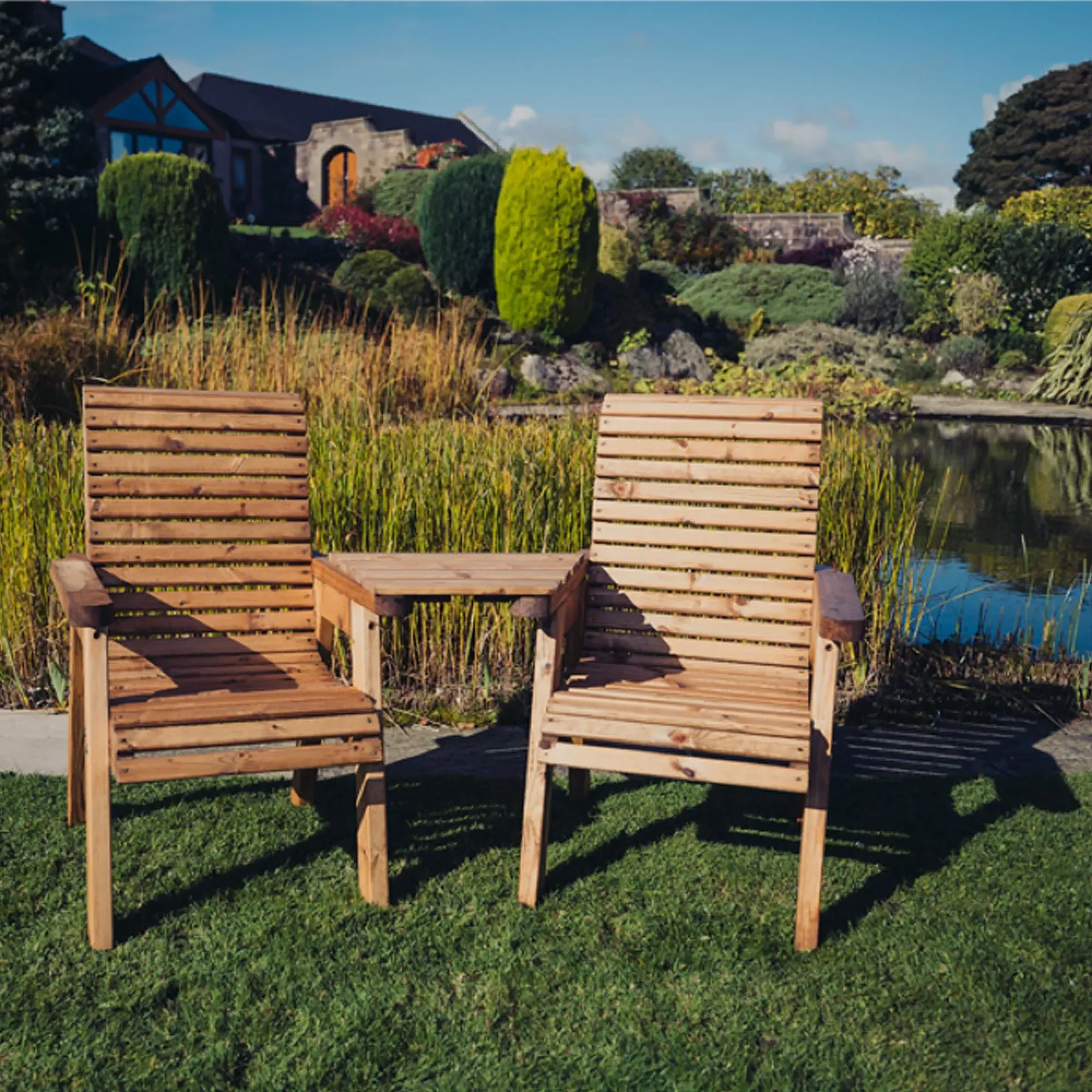 Redwood Angled Garden Love Seat - Brown