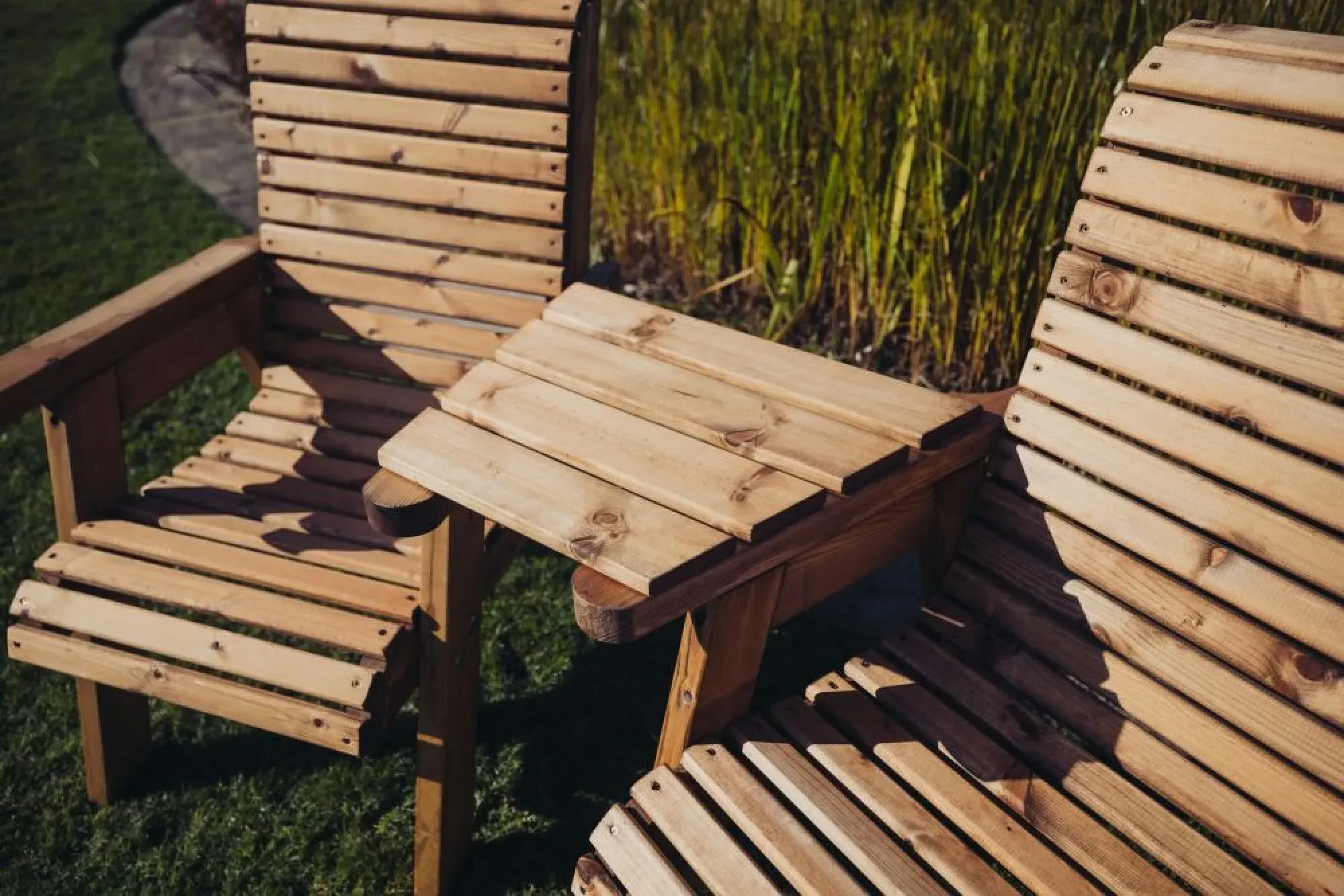 Redwood Angled Garden Love Seat - Brown