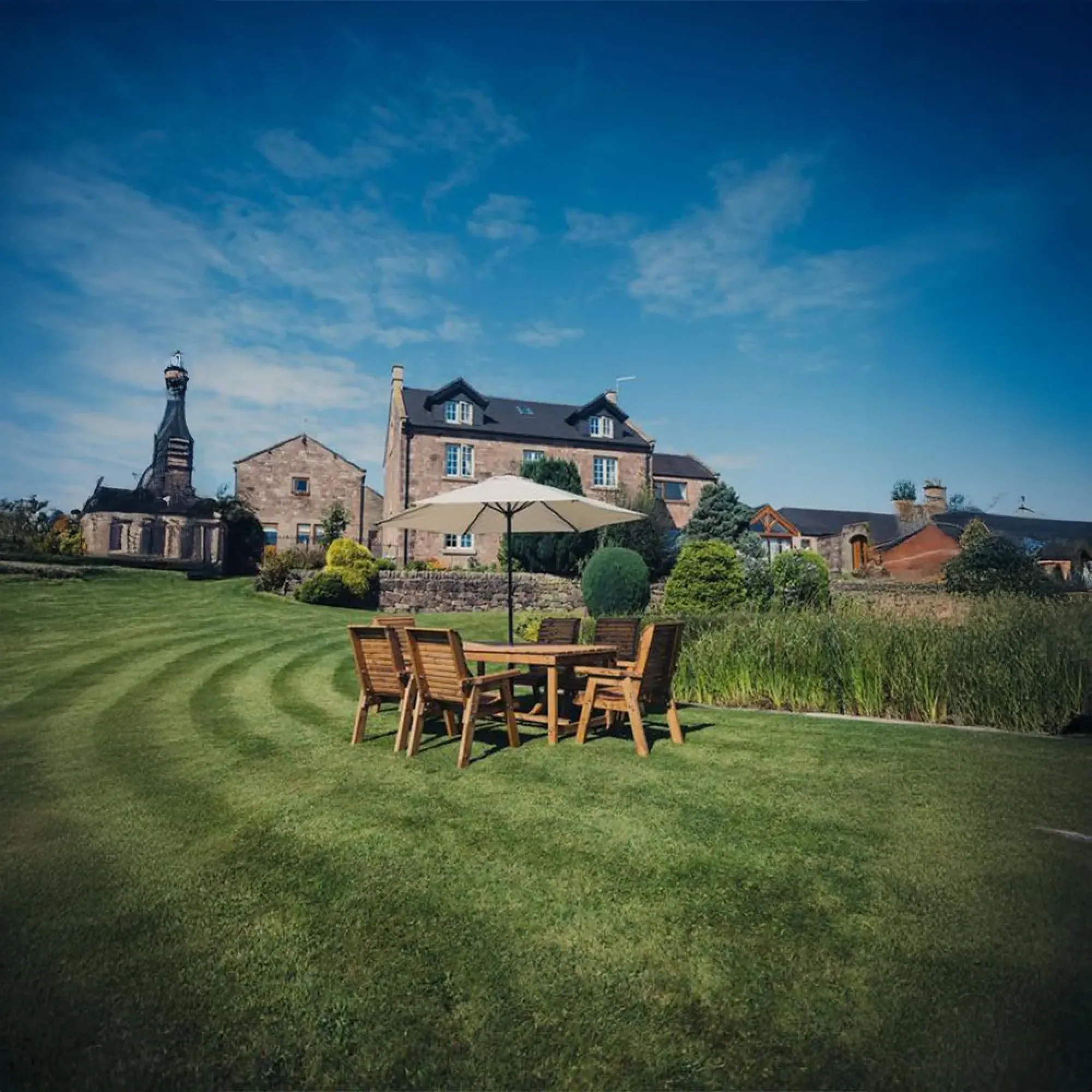Redwood Rectangular Garden Table Set with 6 Chairs - Brown