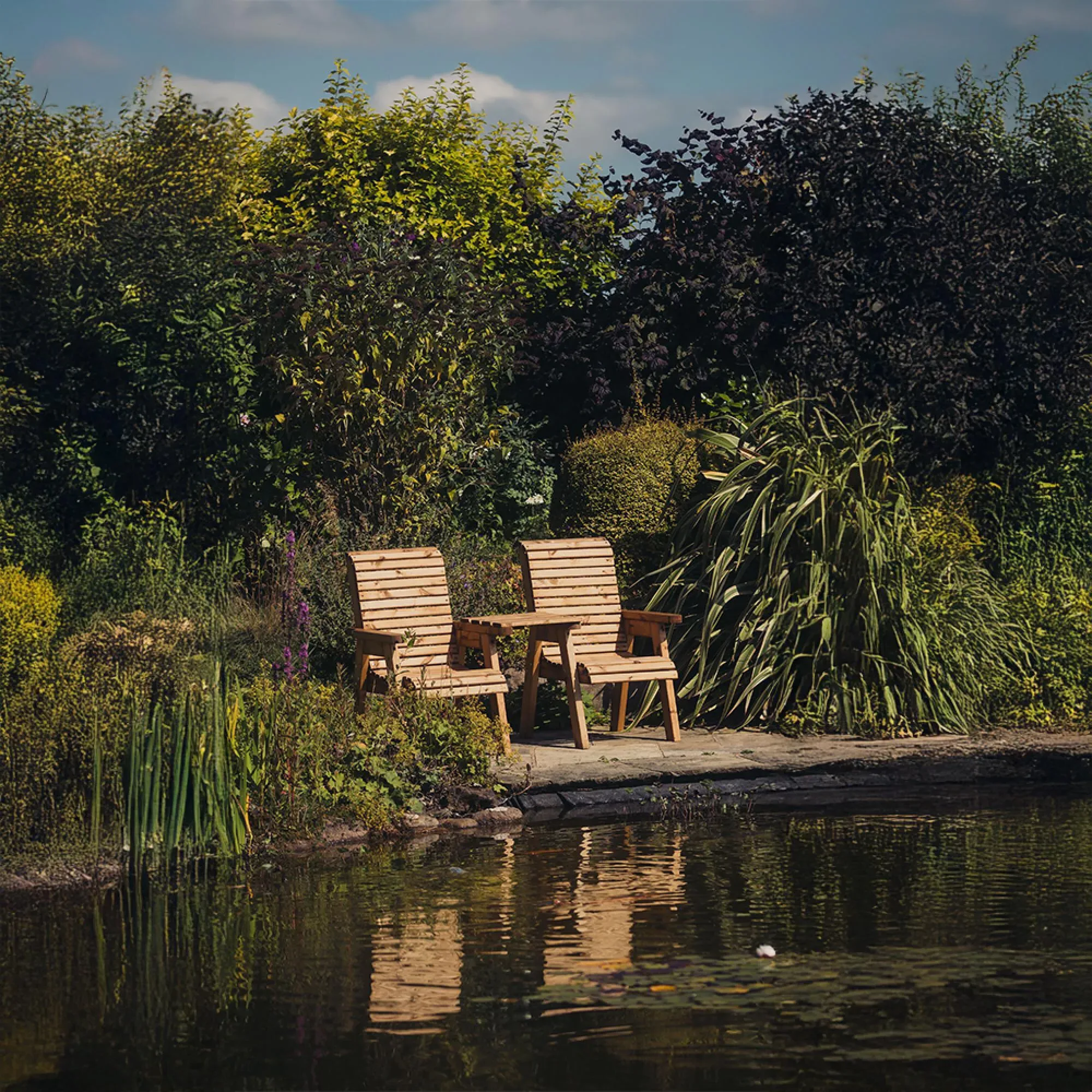 Square Garden Love Seat - Brown, Redwood