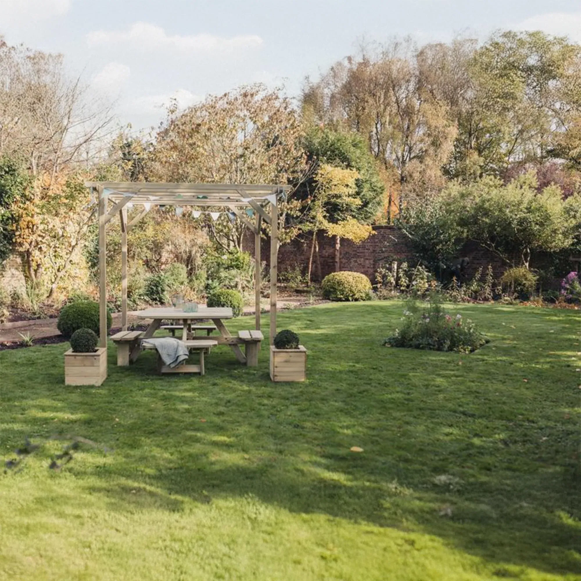 Westwood Square Picnic Table Set with 4 Benches - Ivory