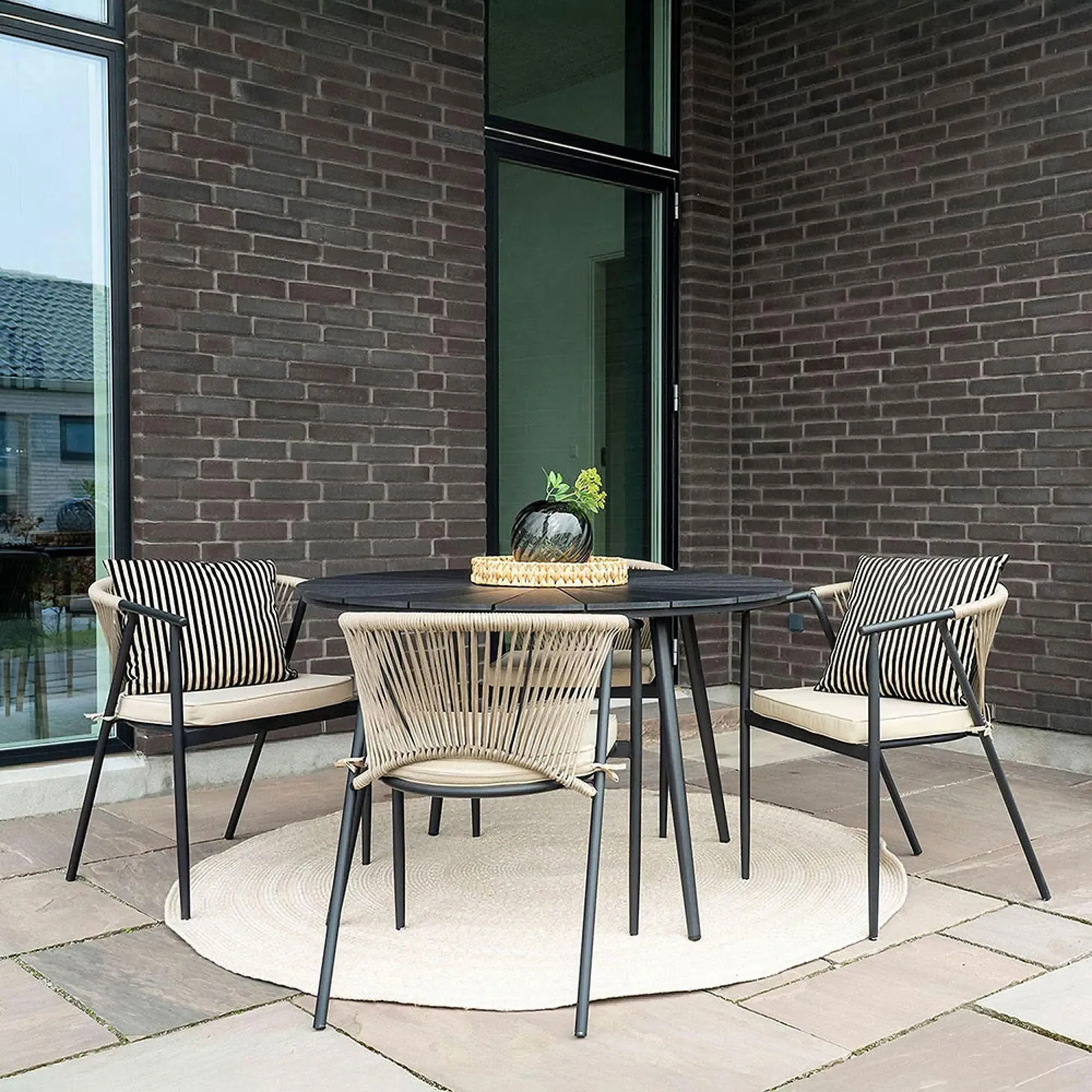 Atlanta 4 Seater Round Garden Dining Table - Black