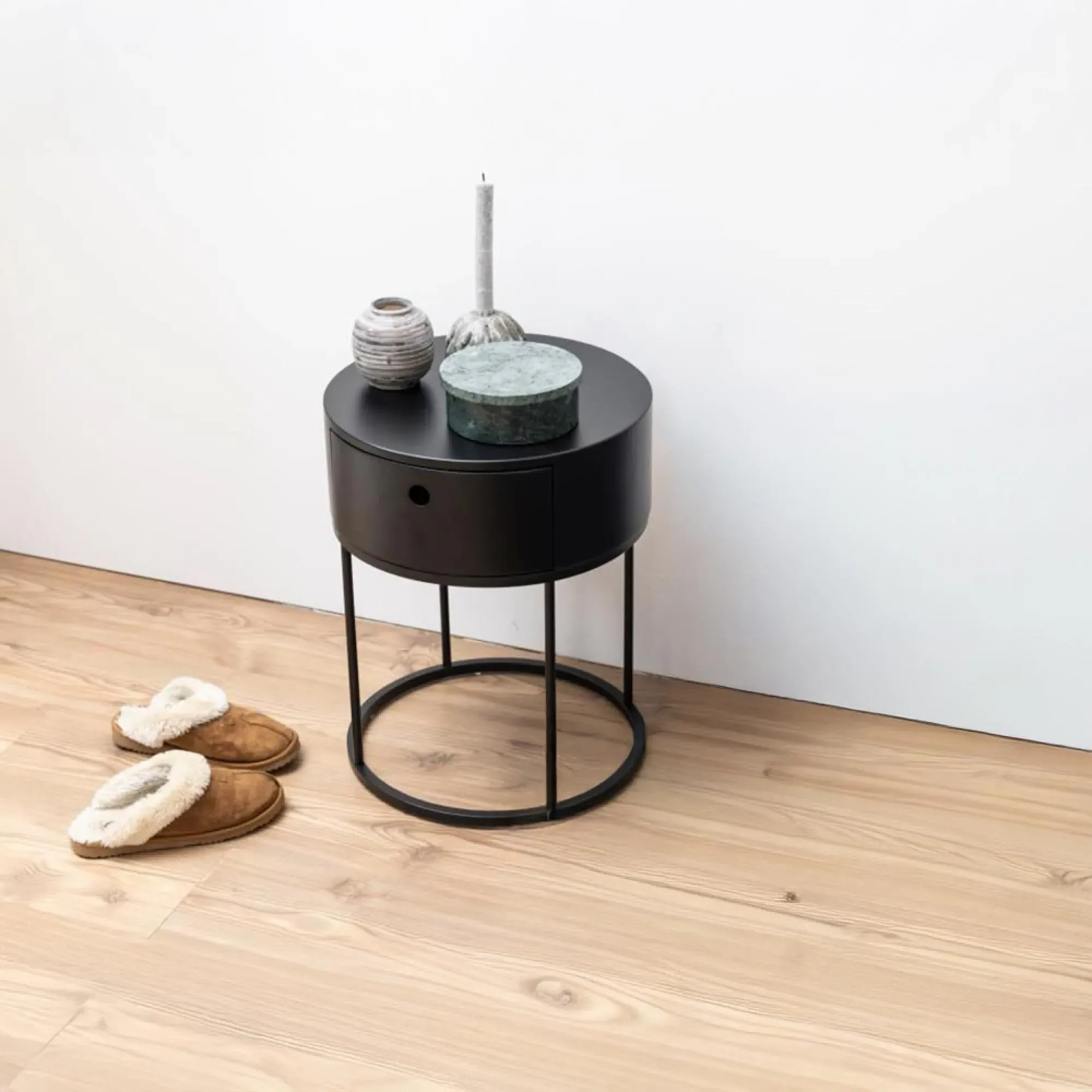 Polo Round 1 Drawer Bedside Table - Black