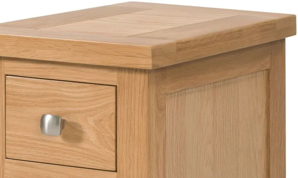 Appleby Oak 3 Drawer Compact Bedside Cabinet - Light Lacquer