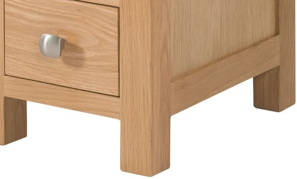 Appleby Oak 3 Drawer Compact Bedside Cabinet - Light Lacquer
