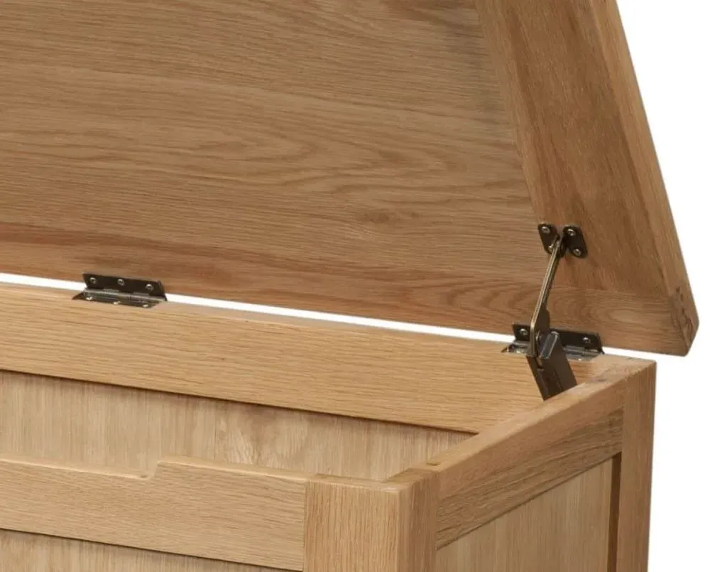 Appleby Oak Blanket Box - Light Lacquer, Oak