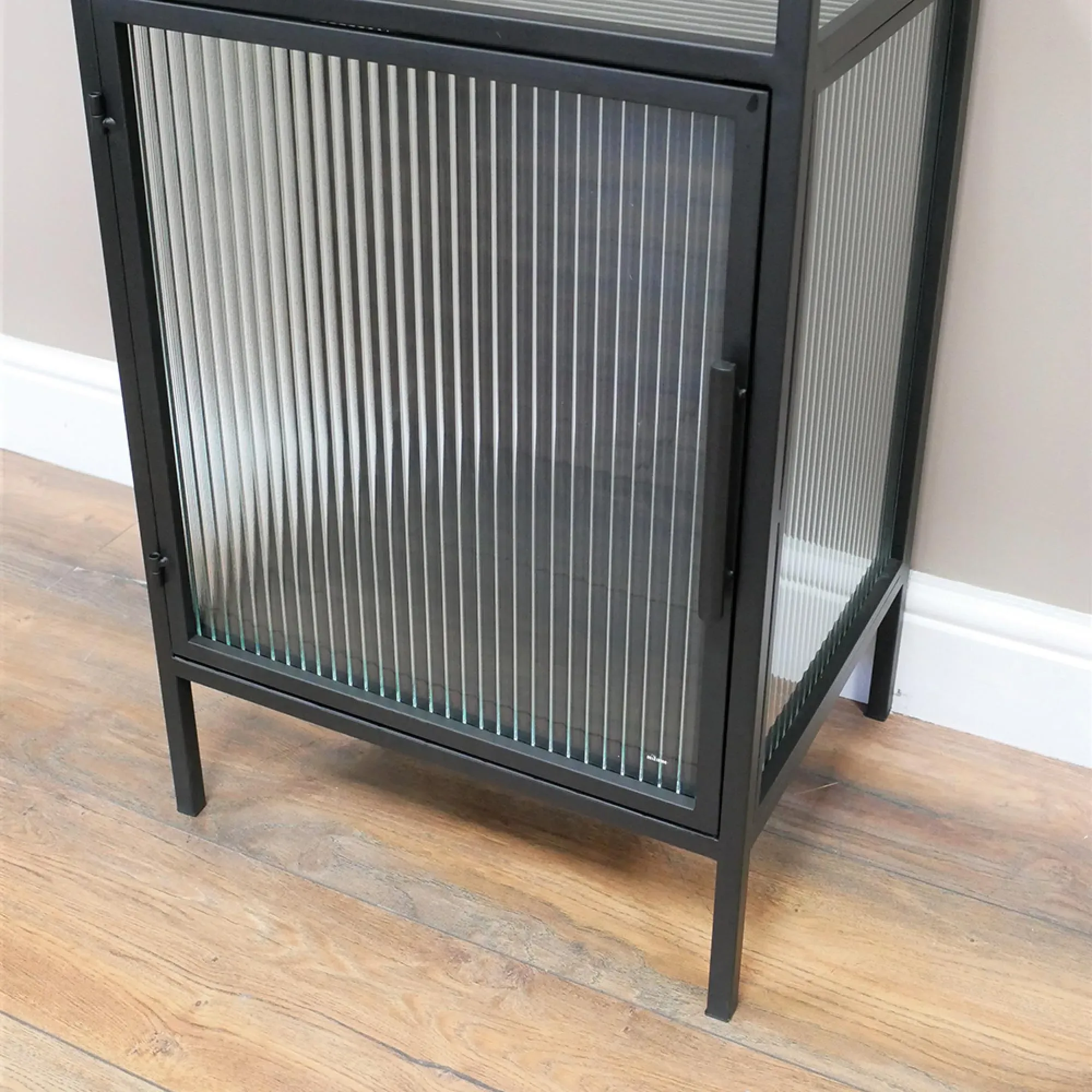 1 Door Wine Cabinet - Black, Metal