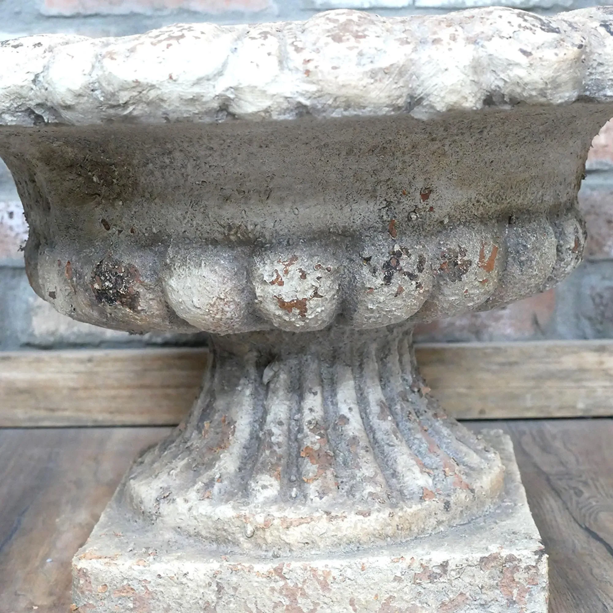 Plant Pedestal Garden Urn