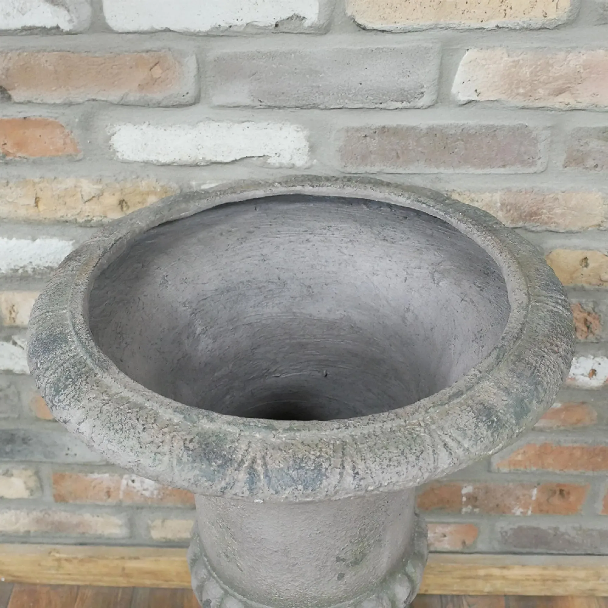 Plant Pedestal Garden Urn - Grey