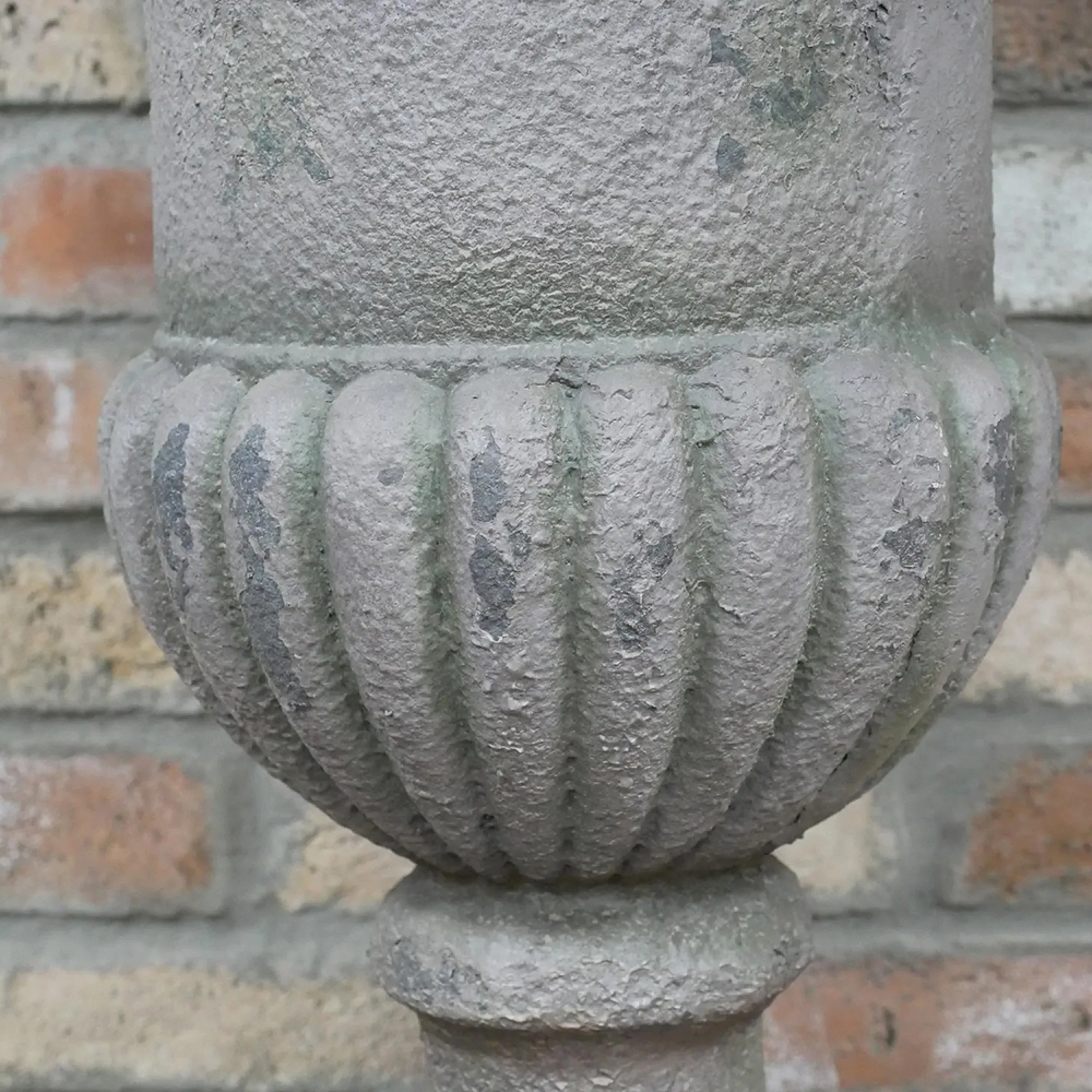 Plant Pedestal Garden Urn - Grey