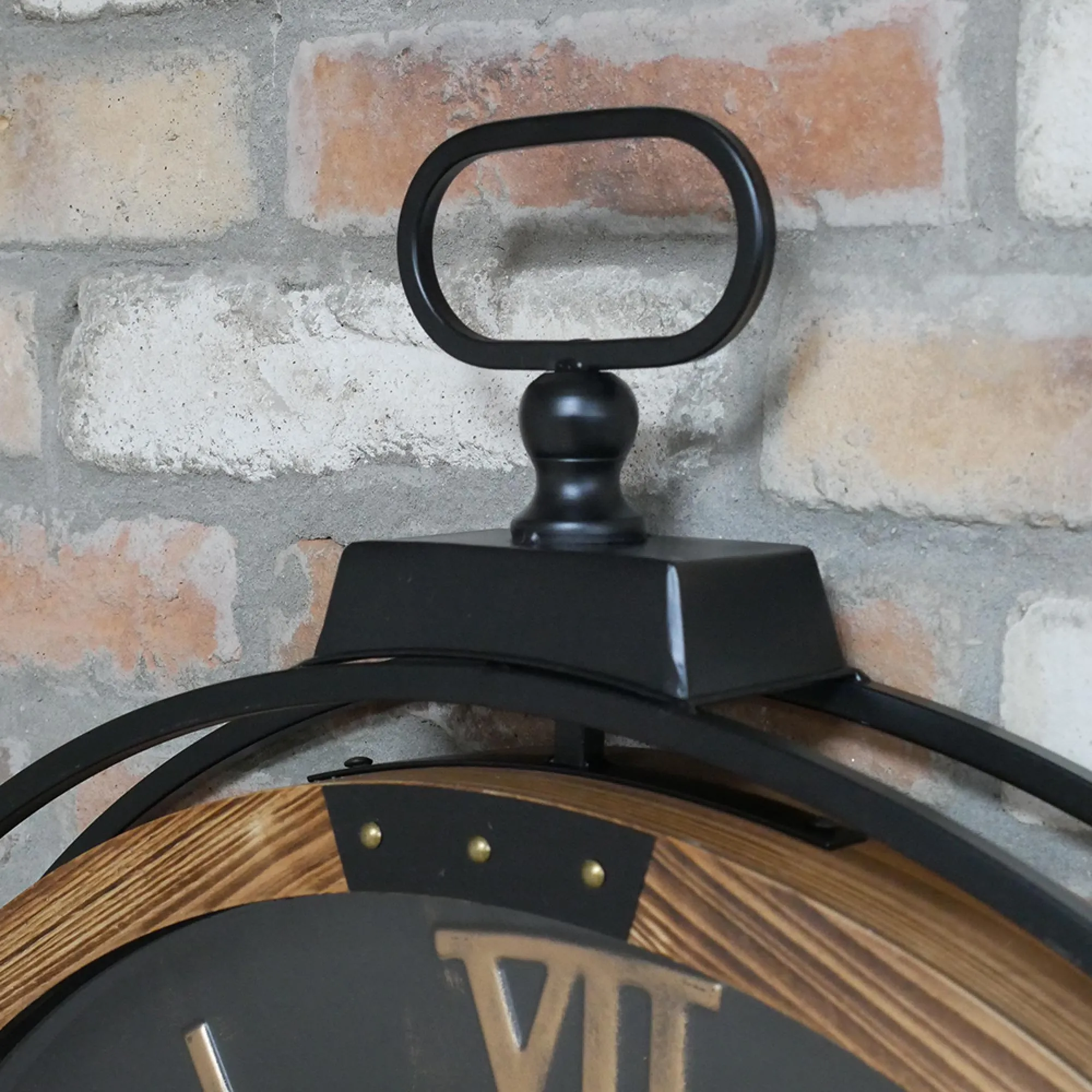 Round Clock with Cogs - Black