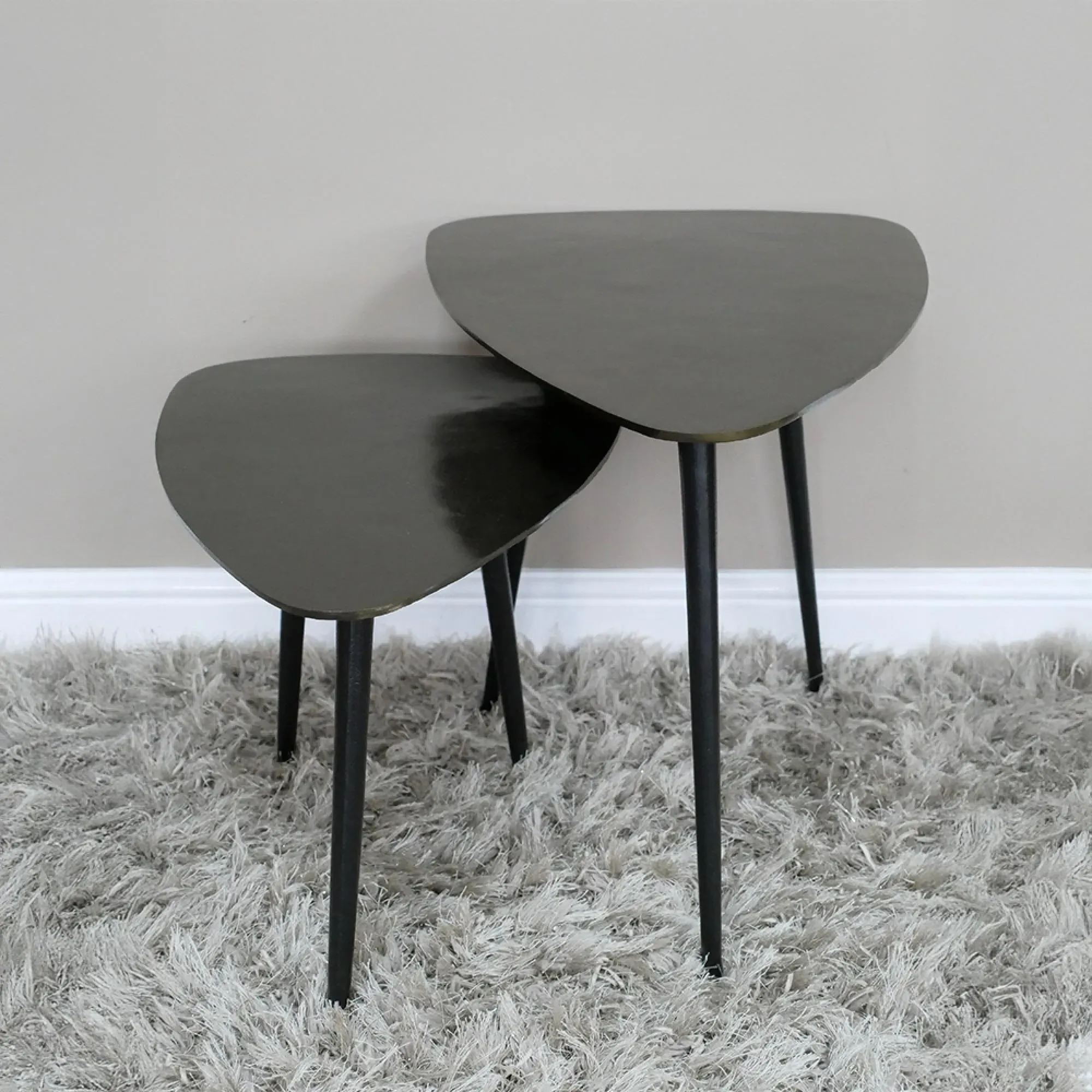 Set of 2 Triangular Side Tables - Aluminium