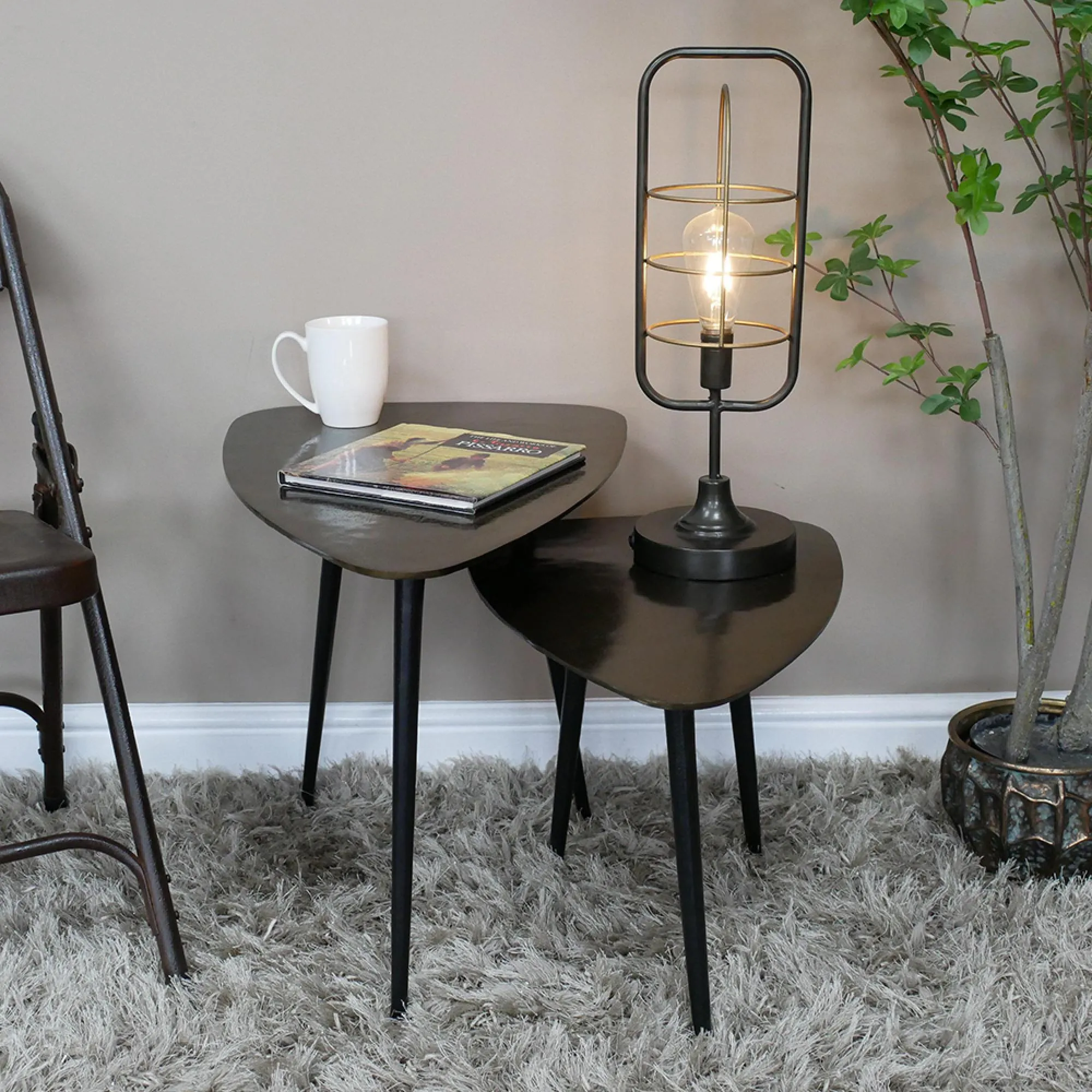 Set of 2 Triangular Side Tables - Aluminium