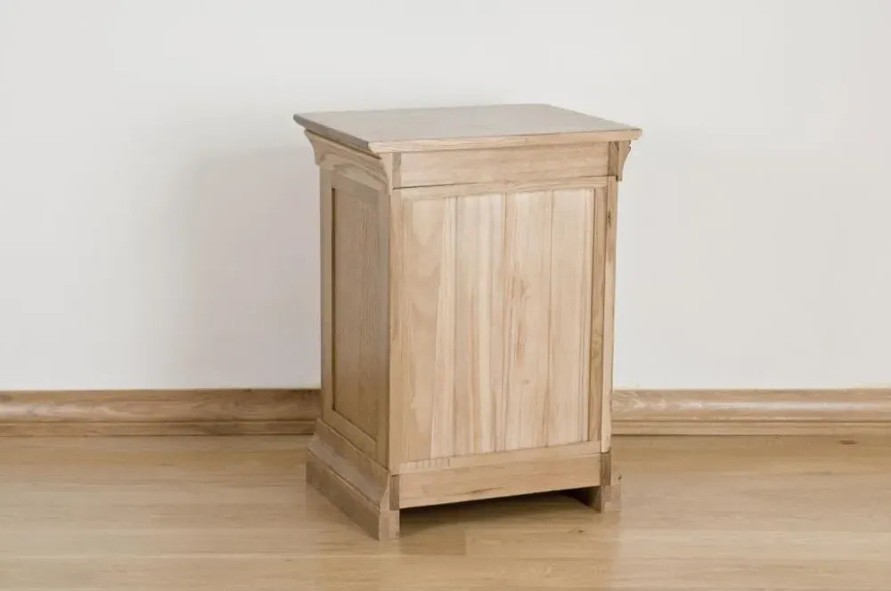 Lyon Oak Tall Bedside Cabinet - Lacquer