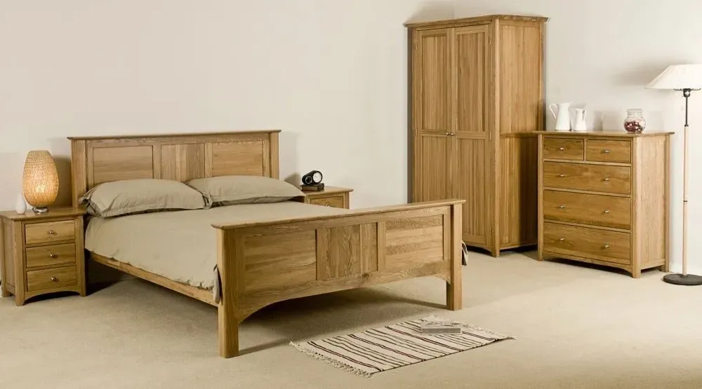 Shaker Oak Bedside Cabinet - Natural Lacquered