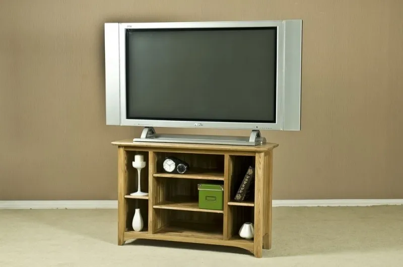 Shaker Oak Corner TV Unit - Natural Lacquered, Oak