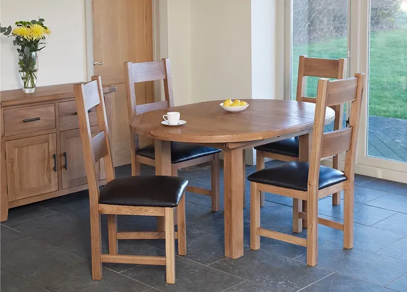Hampshire Oak Round Extending Dining Table - Natural