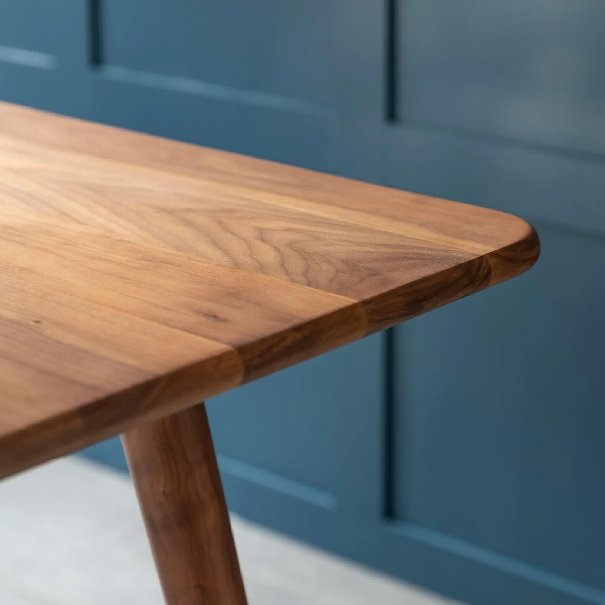 Kersoe Dining Table - Natural, Walnut
