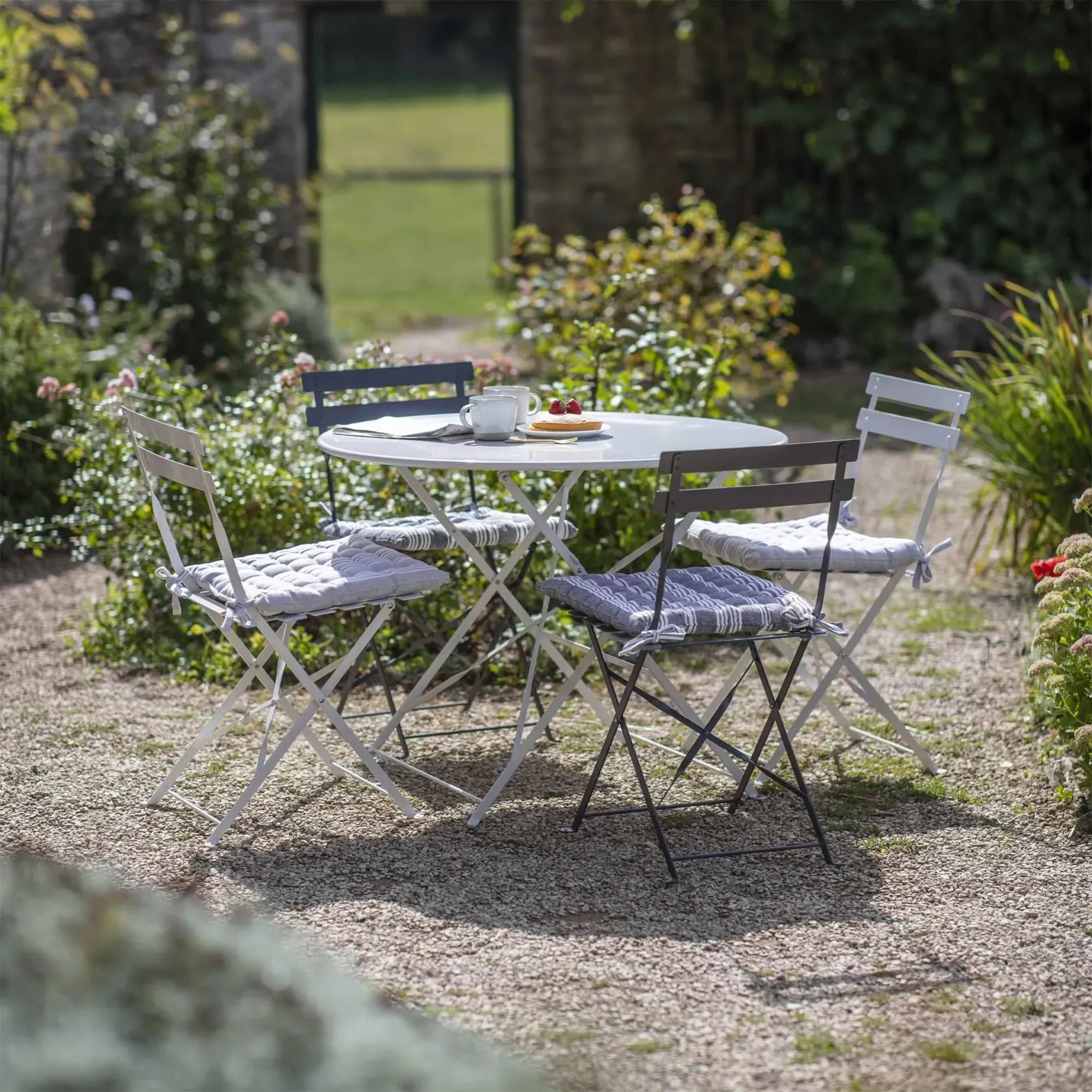 Rive Outdoor Droite Large Bistro Table - Chalk