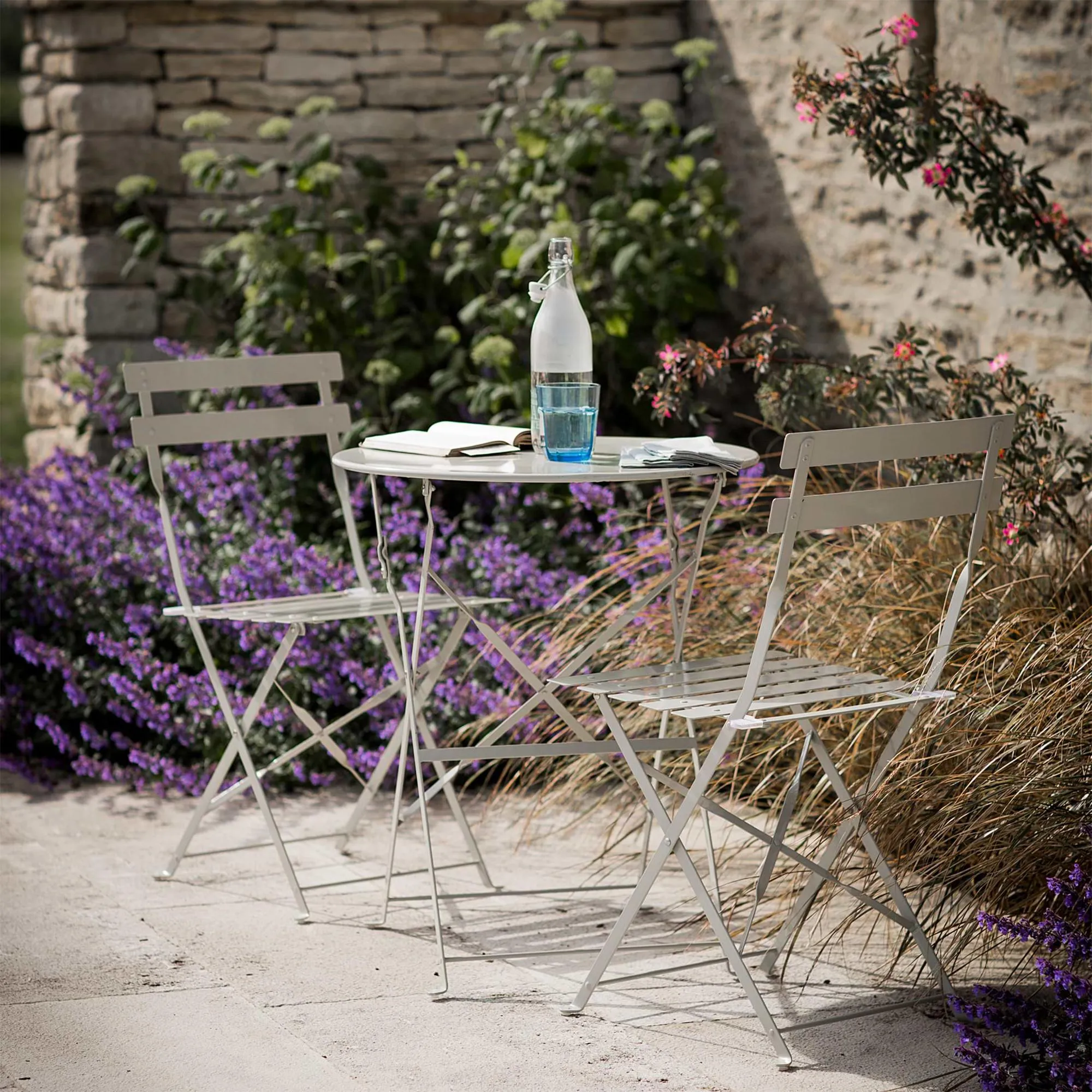 Rive Outdoor Droite Small Bistro Set - Clay