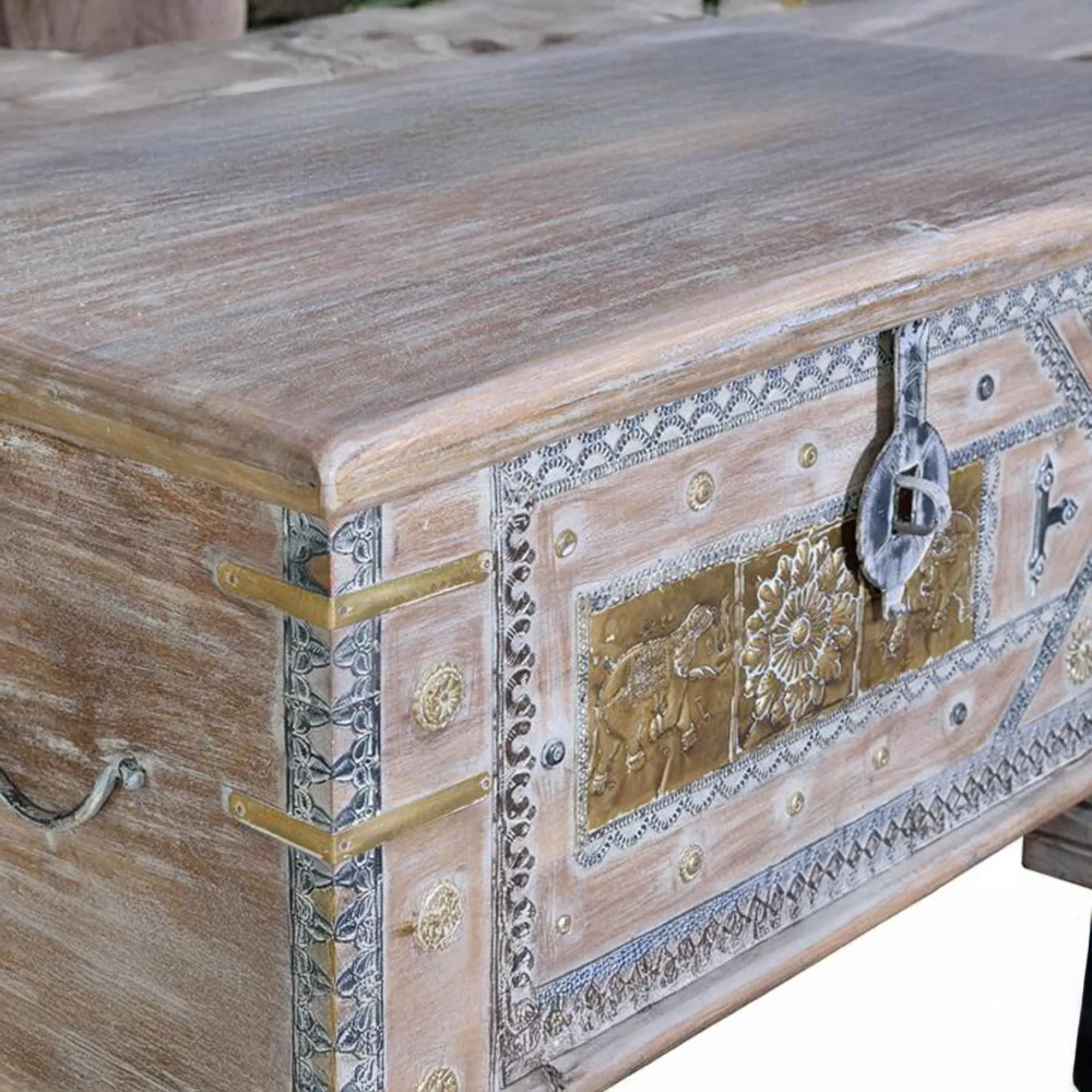 Fornach Small Storage Trunk - Mango Wood