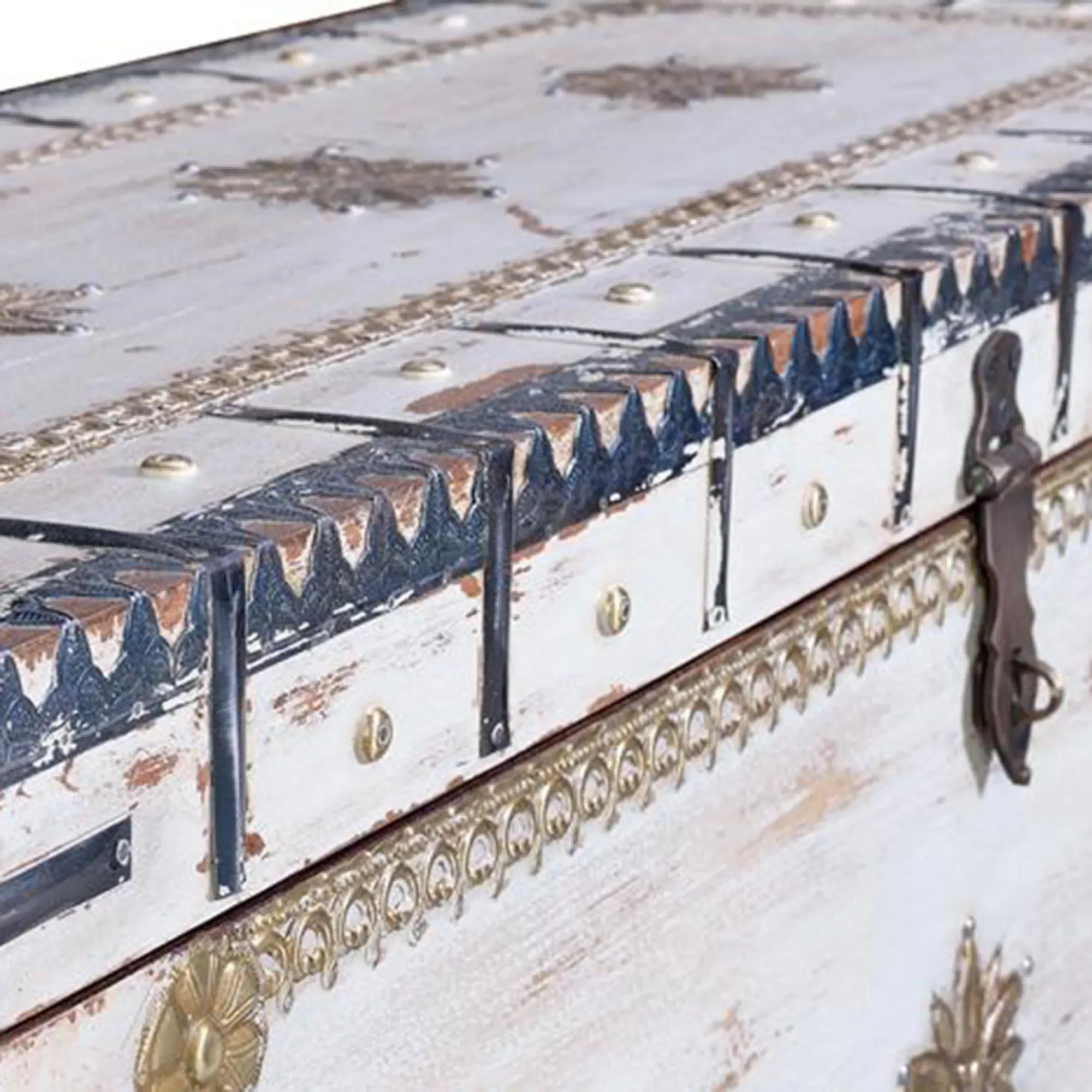 Irdning Storage Trunk - Aged White, Mango Wood