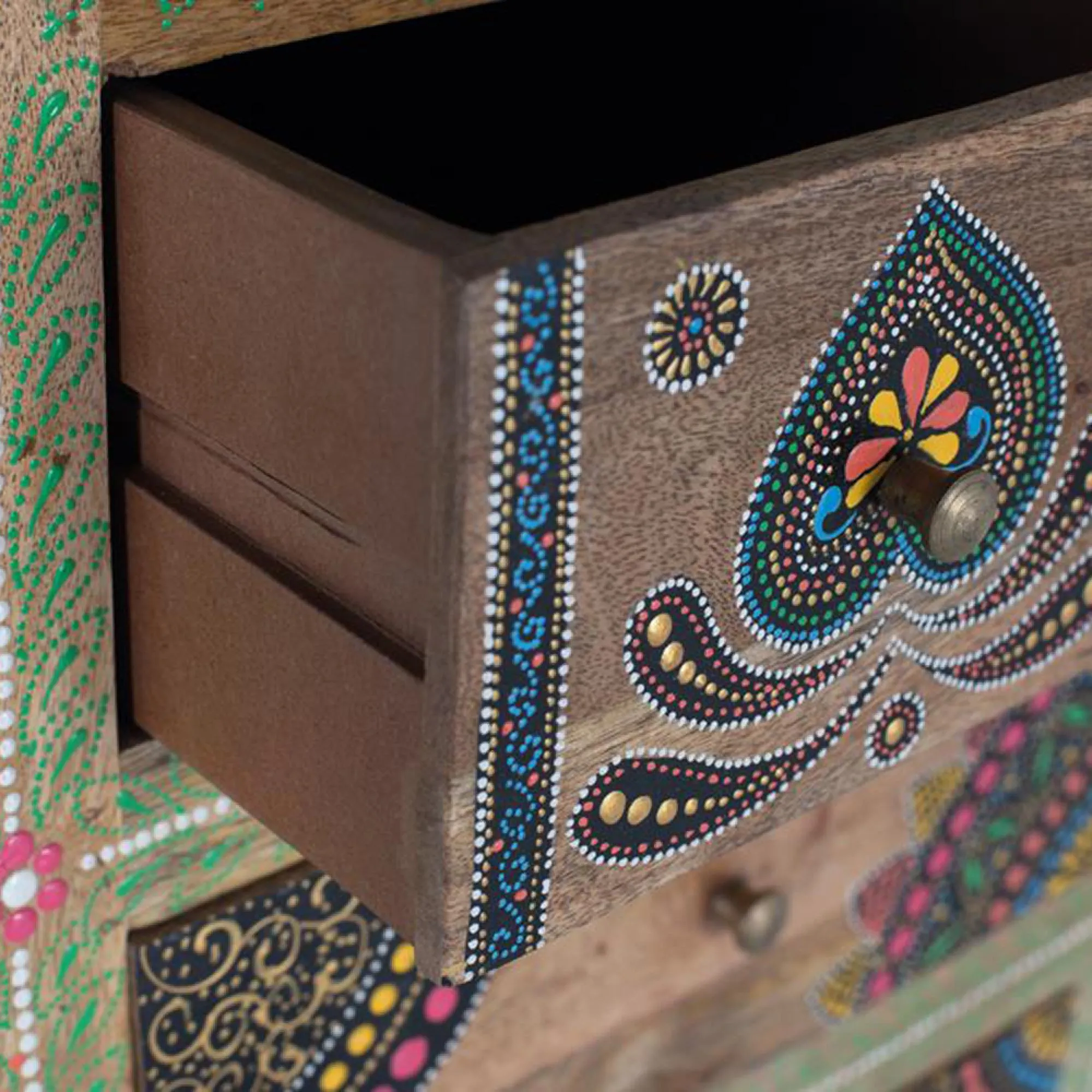 Jazxhias 2 Door Highboard - Mango Wood