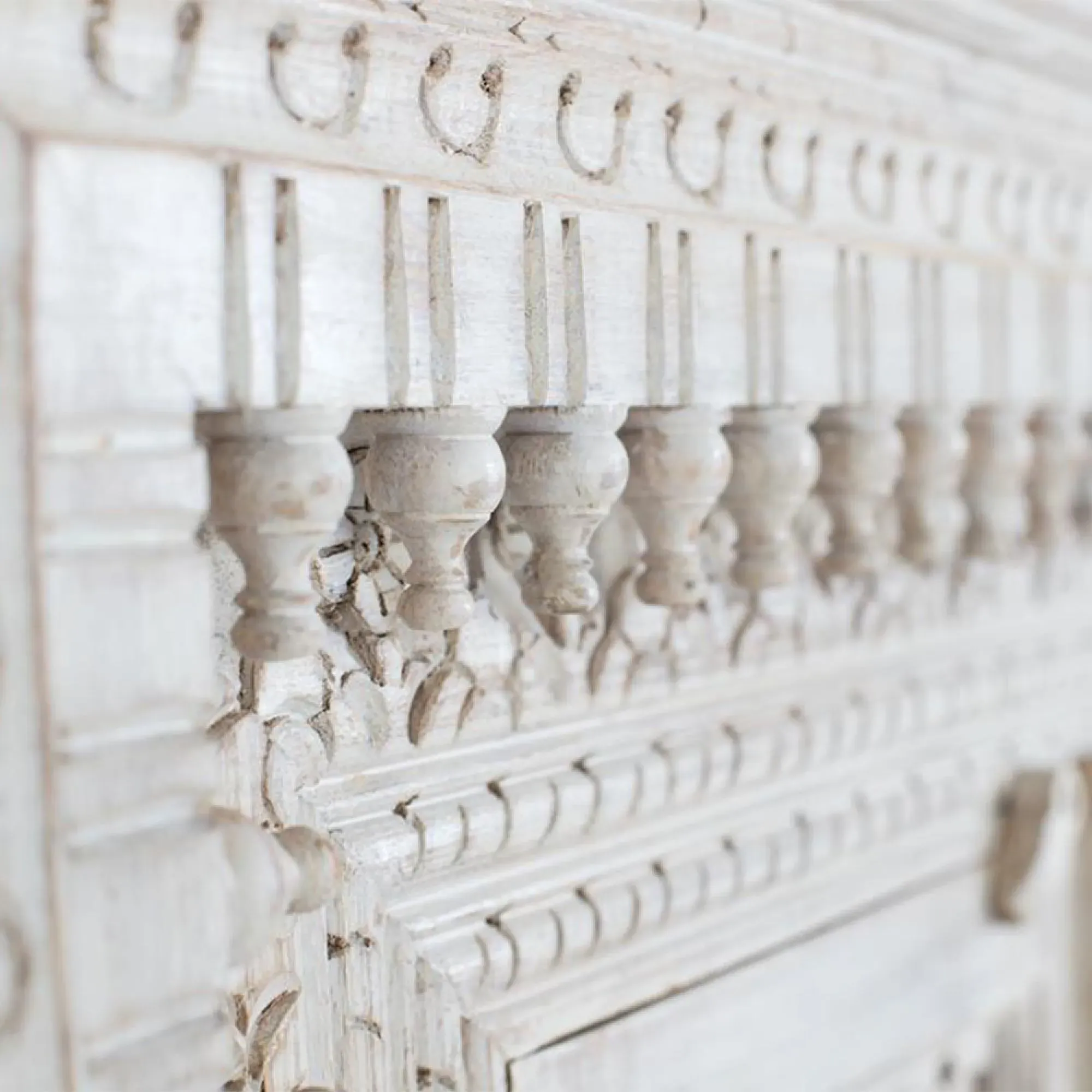 Lomax 2 Door Small Sideboard - Antique White, Mango Wood