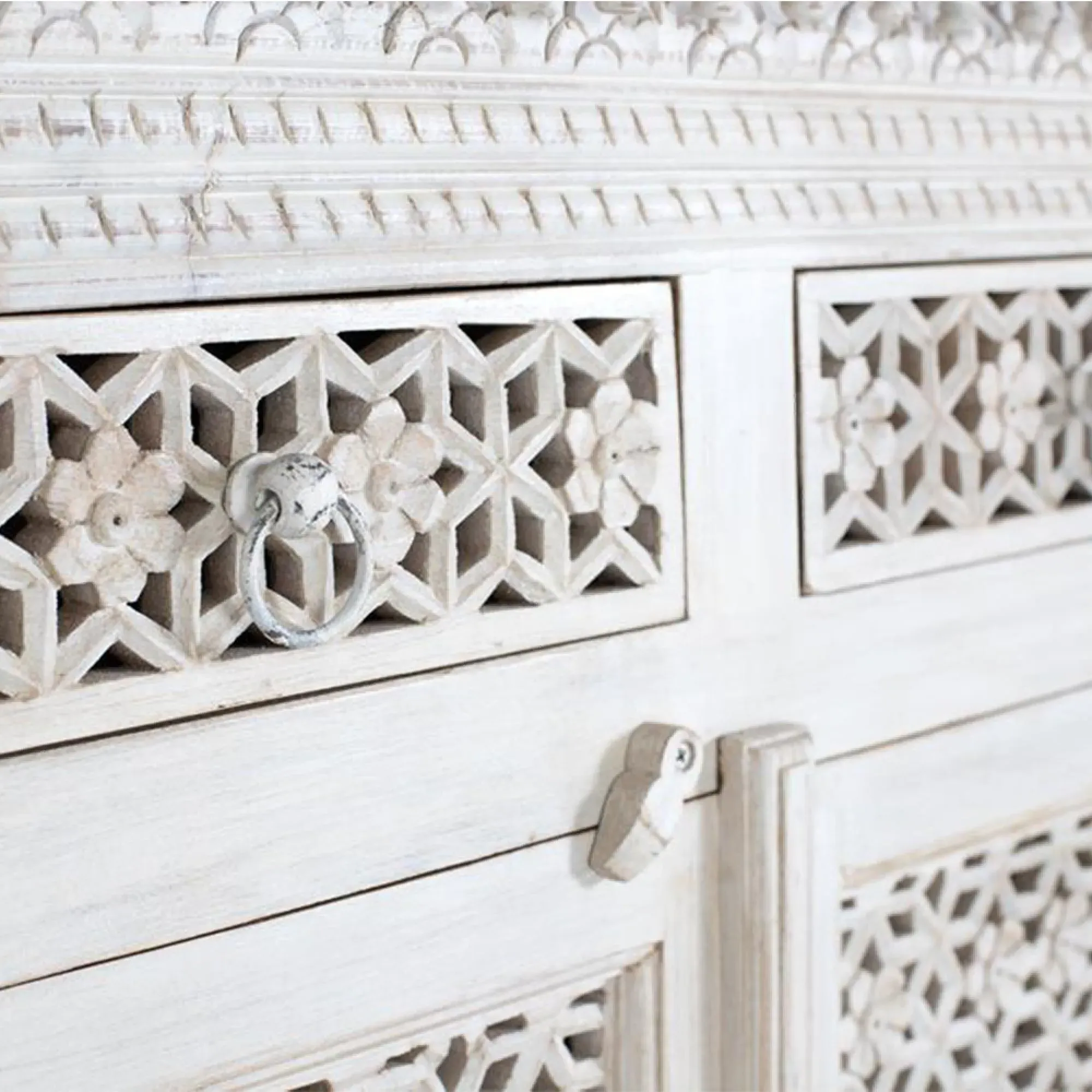 Lomax Carved 4 Door Sideboard - Antique White, Mango Wood