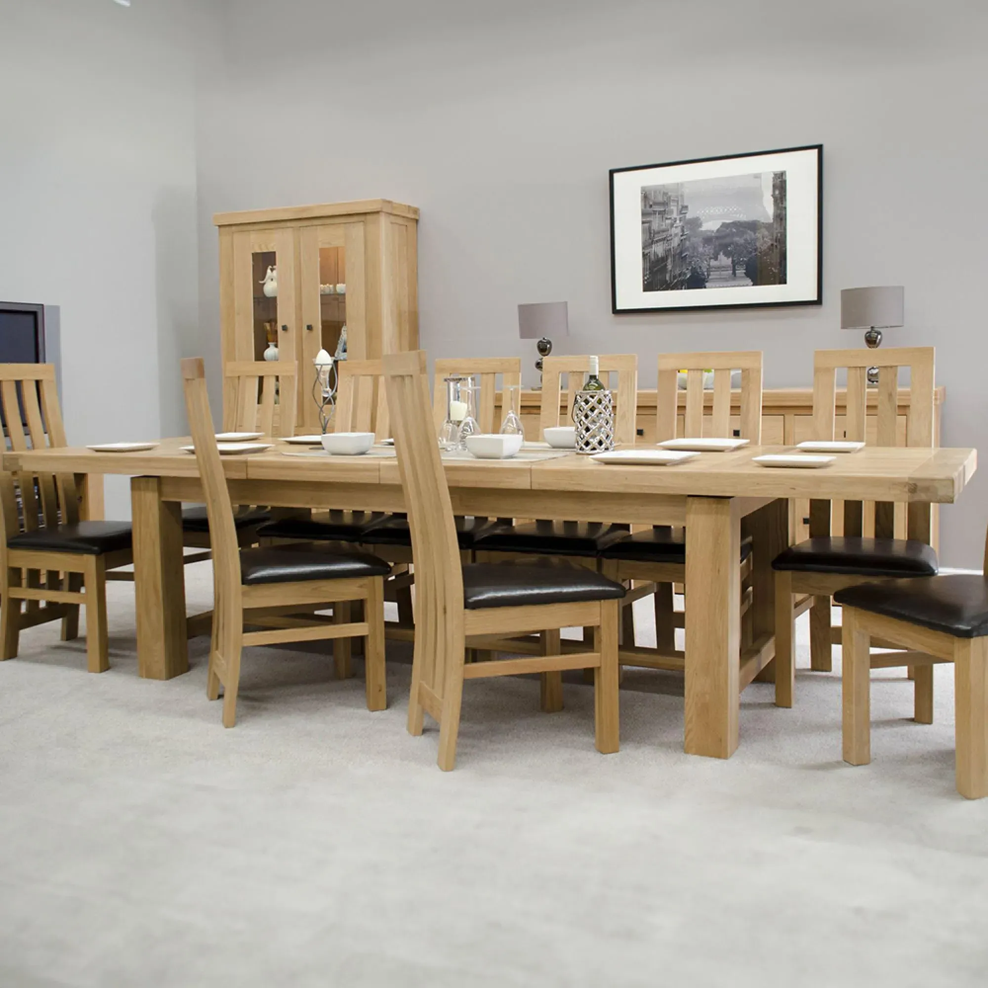 Chunky Oak Twin Panel 8-Seater Extending Dining Table - Lacquered
