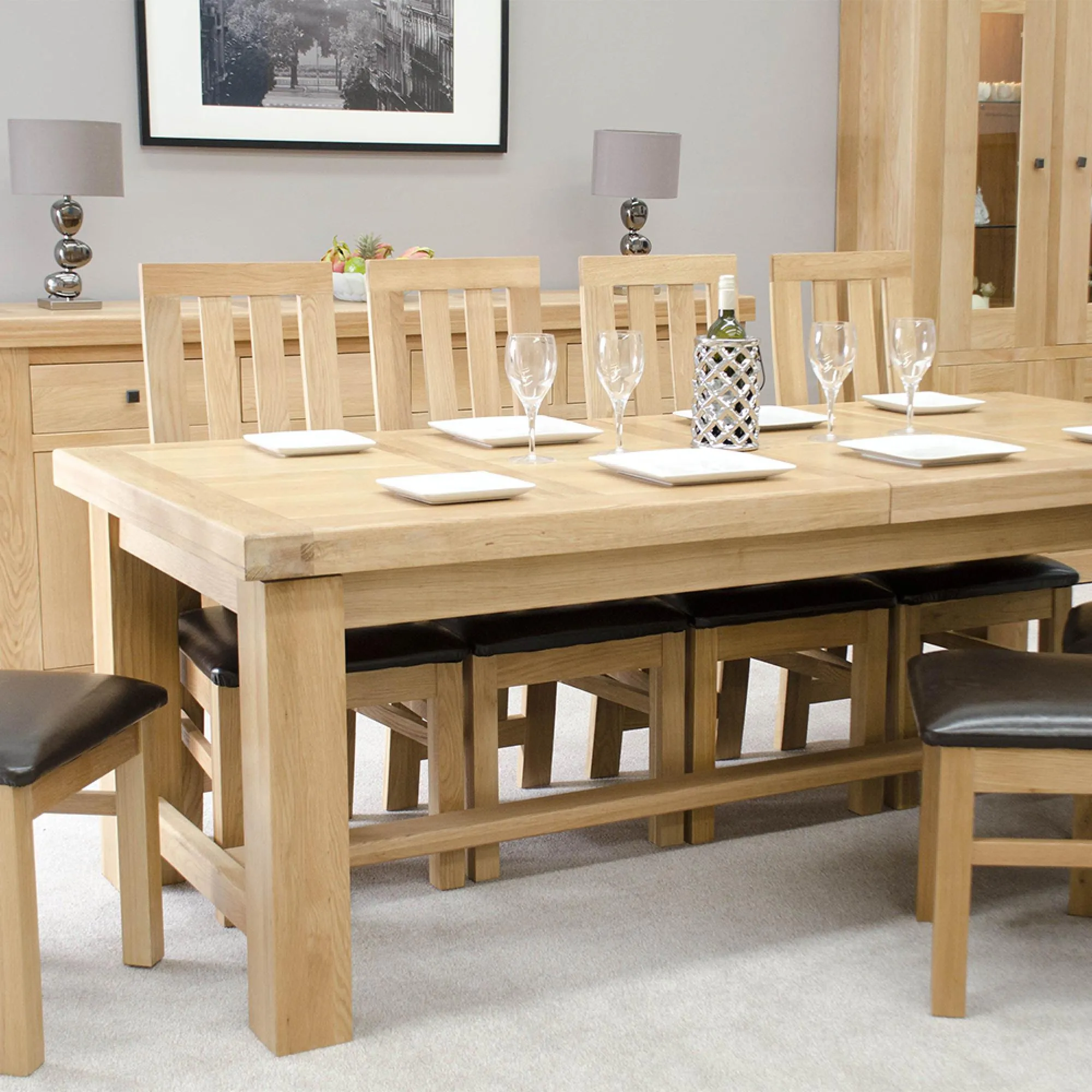 Chunky Oak Twin Panel 8-Seater Extending Dining Table - Lacquered