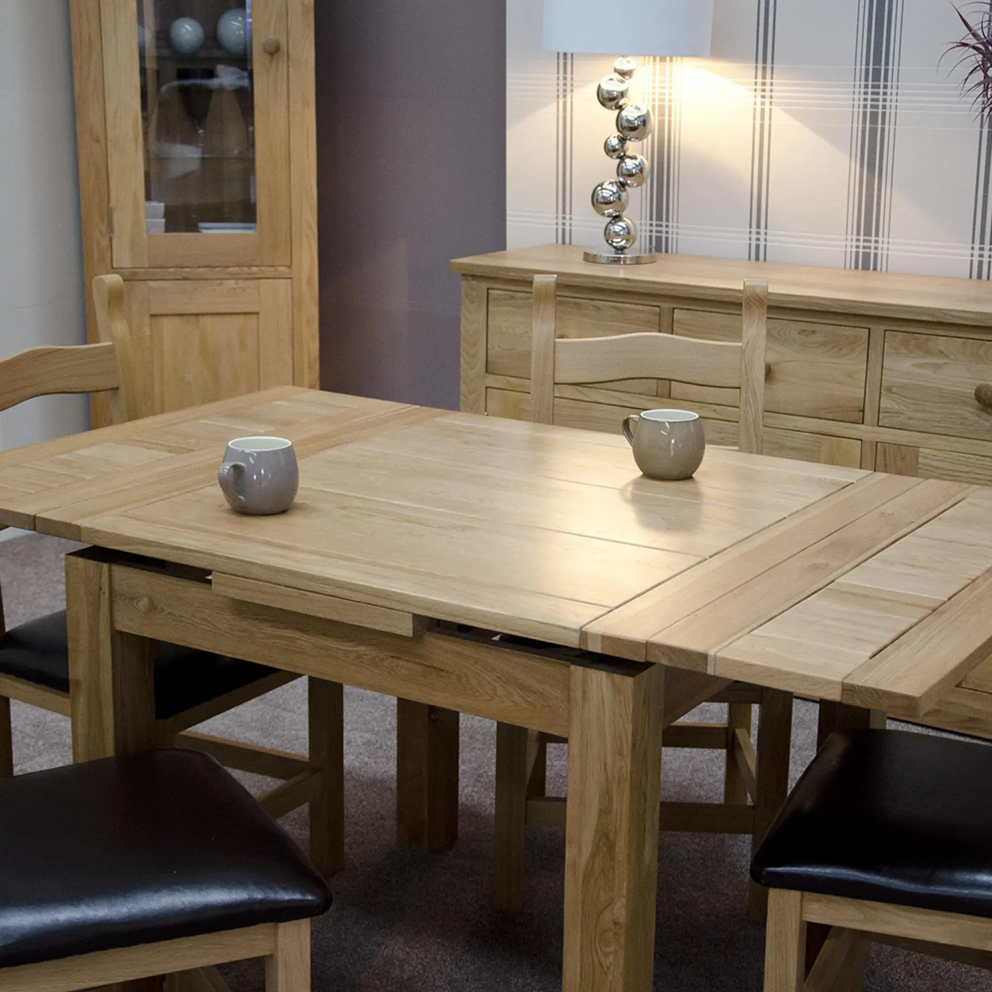 Eva Oak Square 4-Seater Extending Dining Table - Lacquered