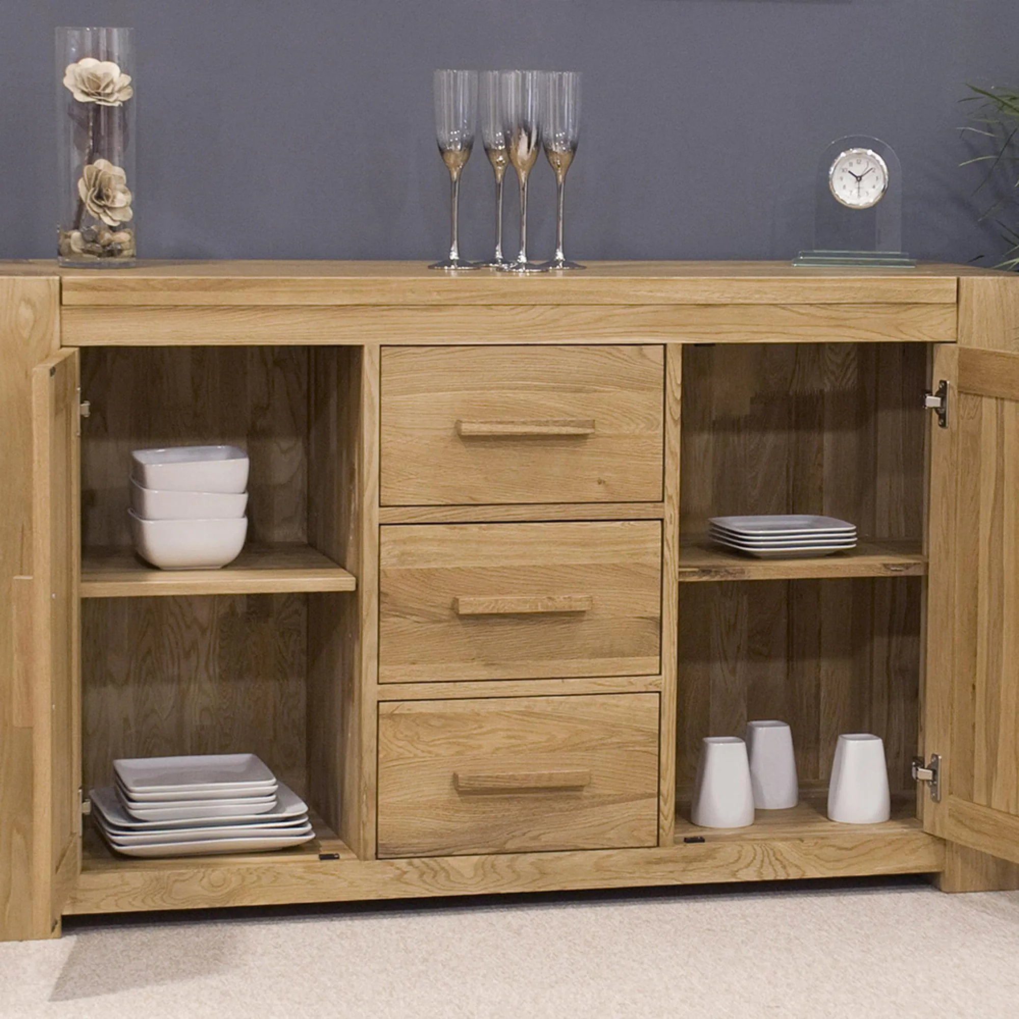 Trend Oak Large Sideboard - Lacquered