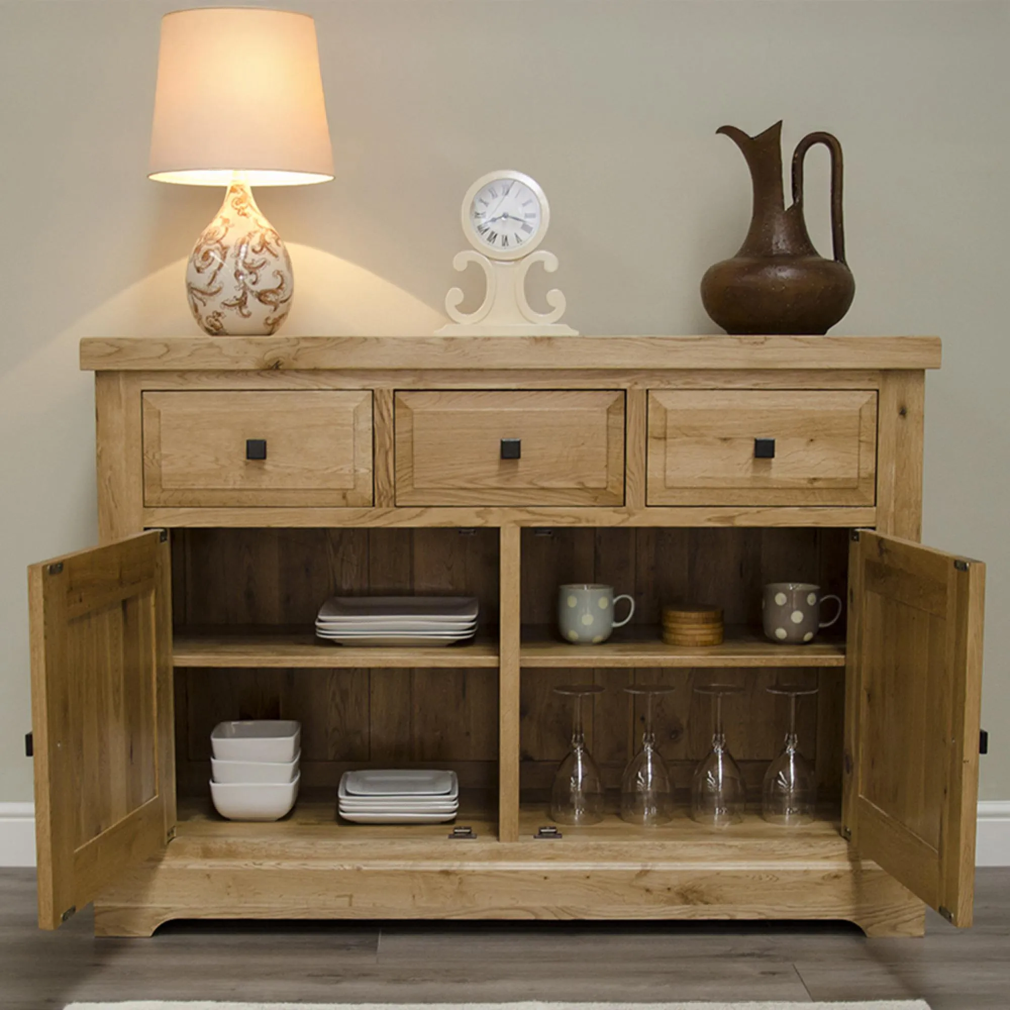 Winchcombe Medium Sideboard - Oak