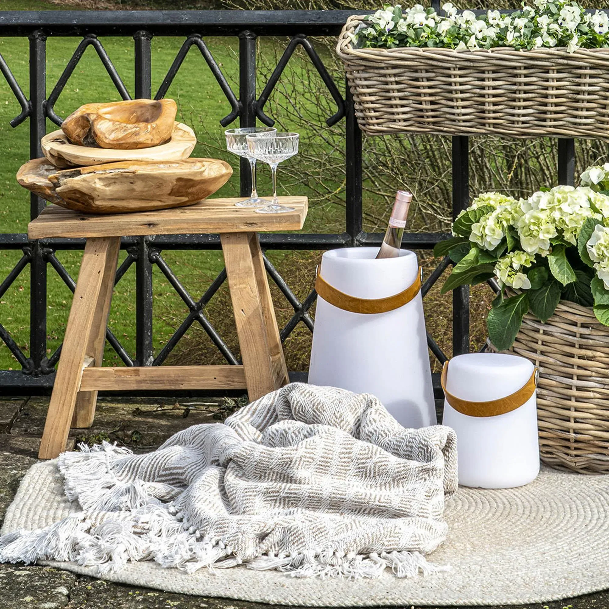 Barcelona Small Bench - Natural, Teak Wood