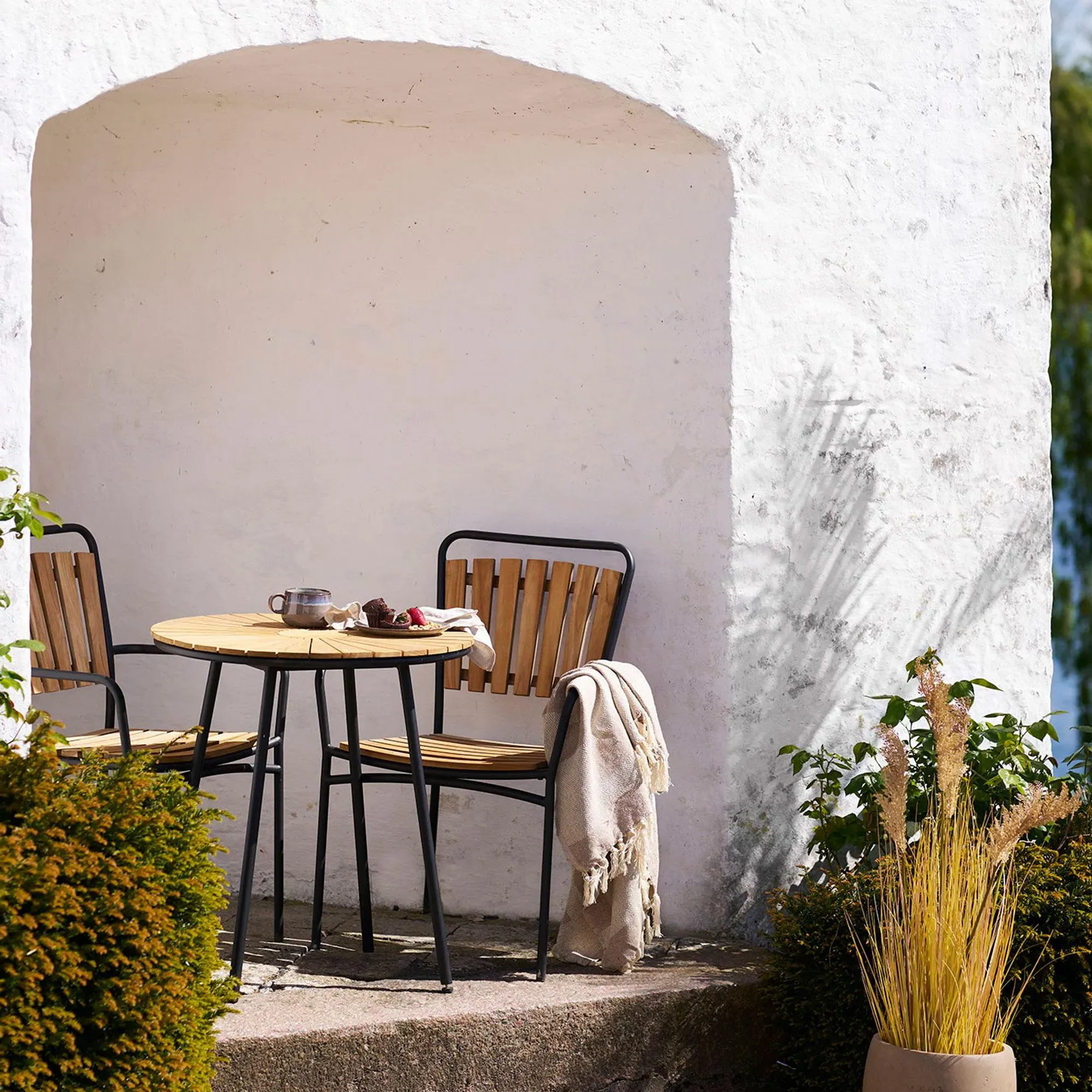 Cleveland Round Garden Side Table - Natural, Teak Wood