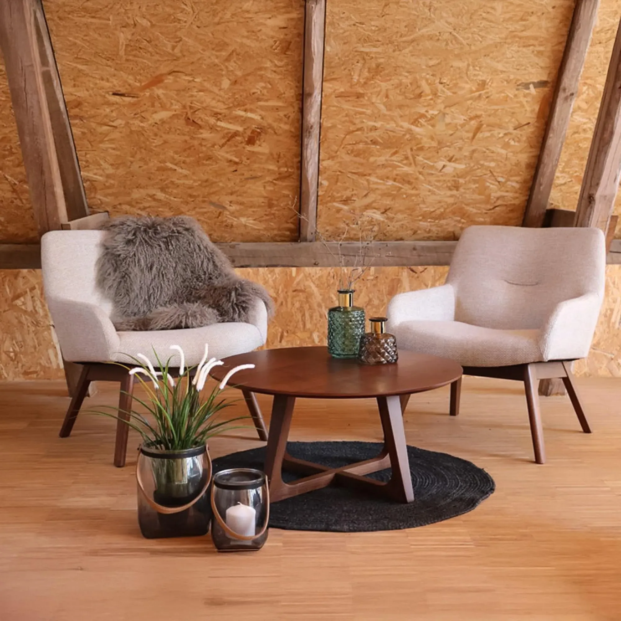 London Lounge Chair - Sand, Fabric