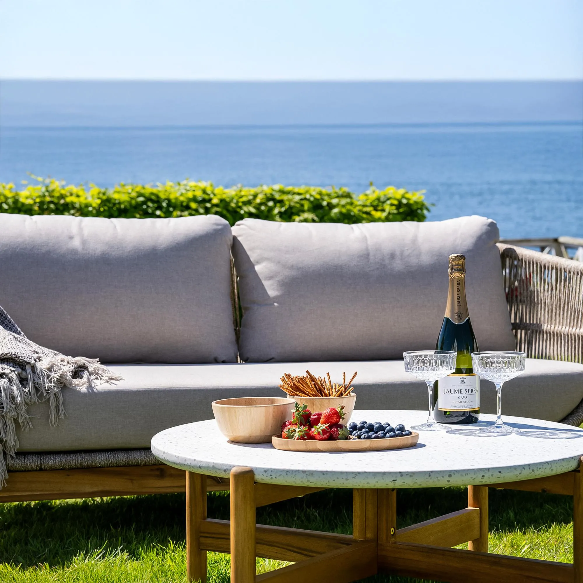 Terracina Round Garden Coffee Table - White, Concrete