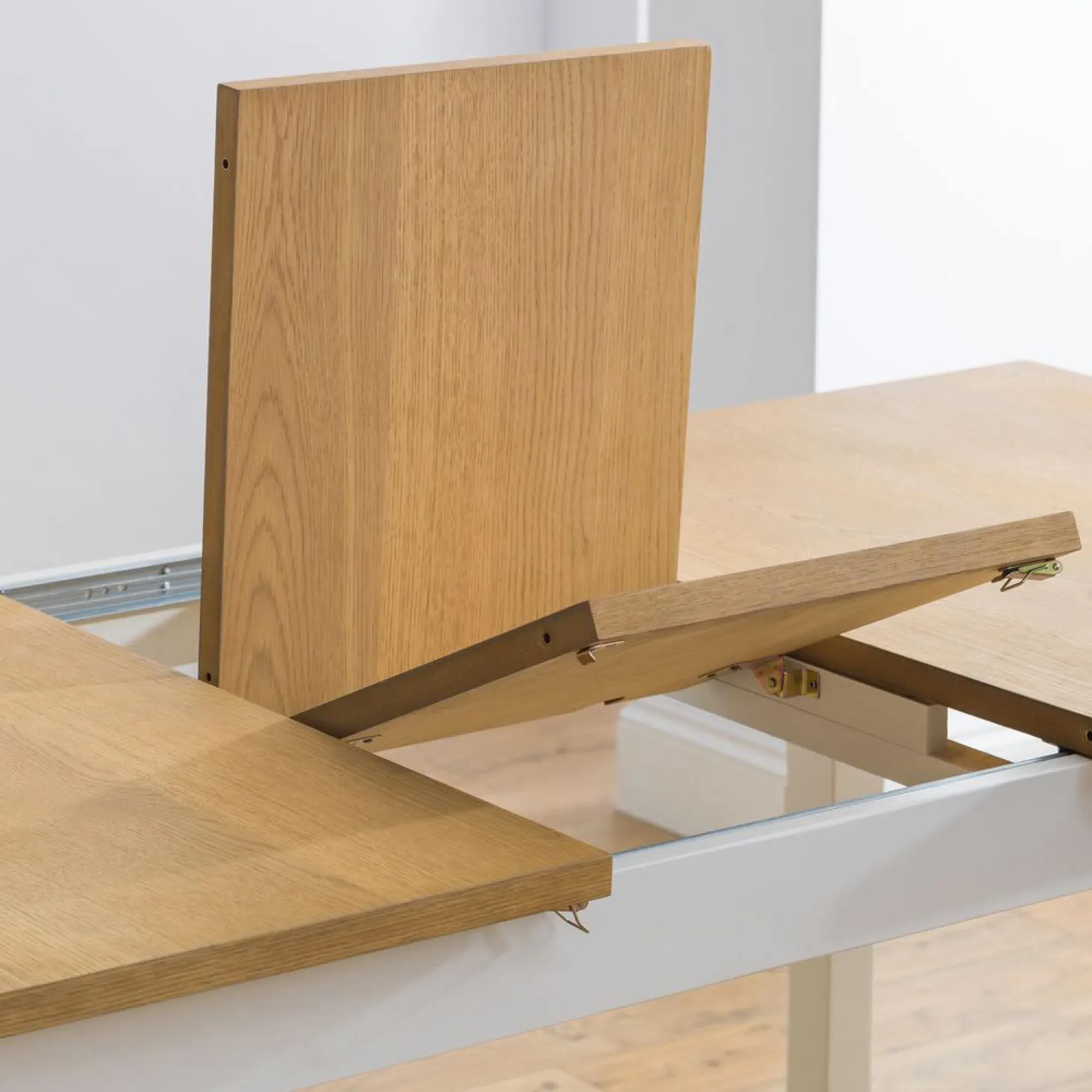 Davenport 6-8 Seater Extendable Dining Table - Ivory, Oak