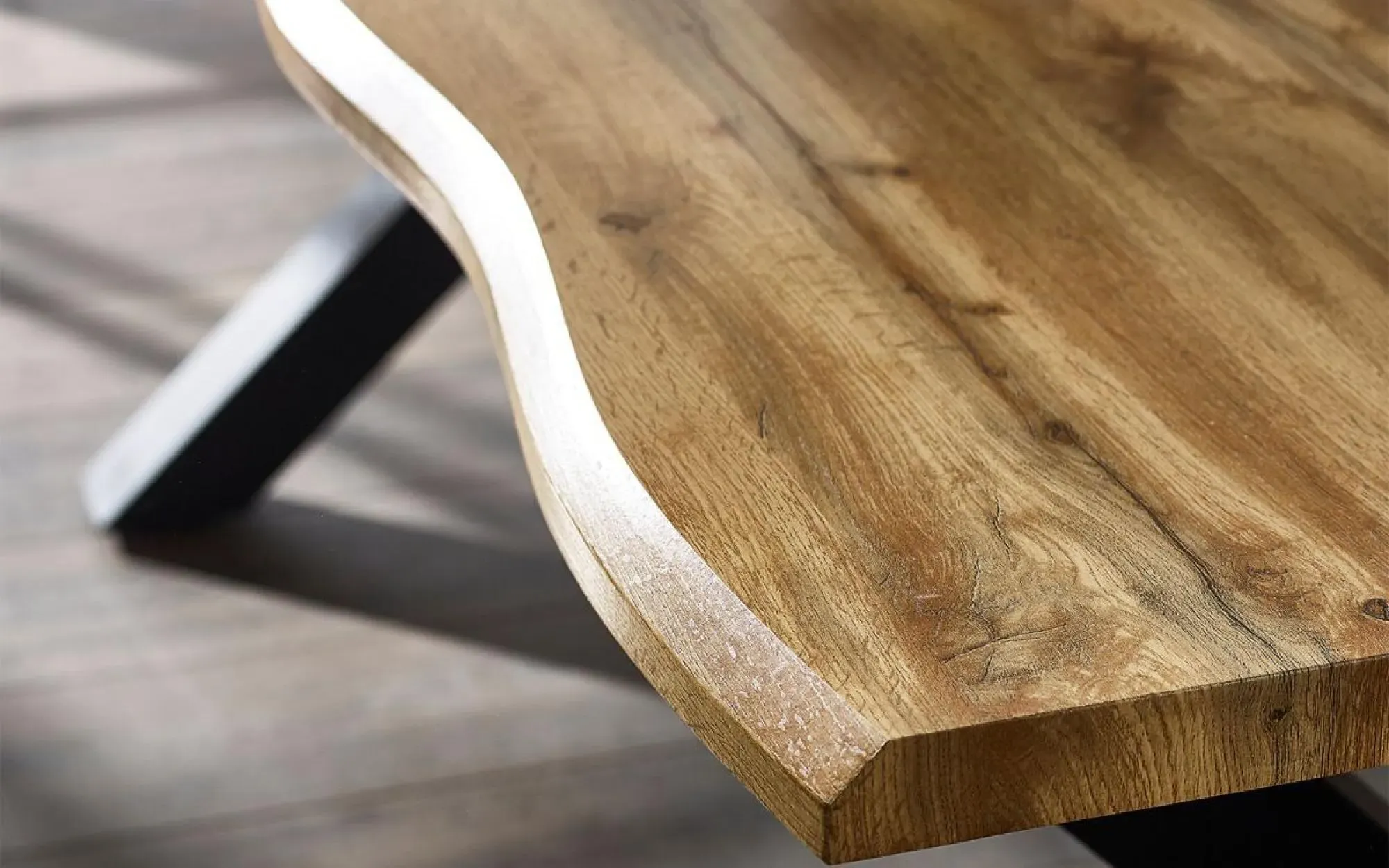 Harvey 6 Seater Dining Table - Oak Effect