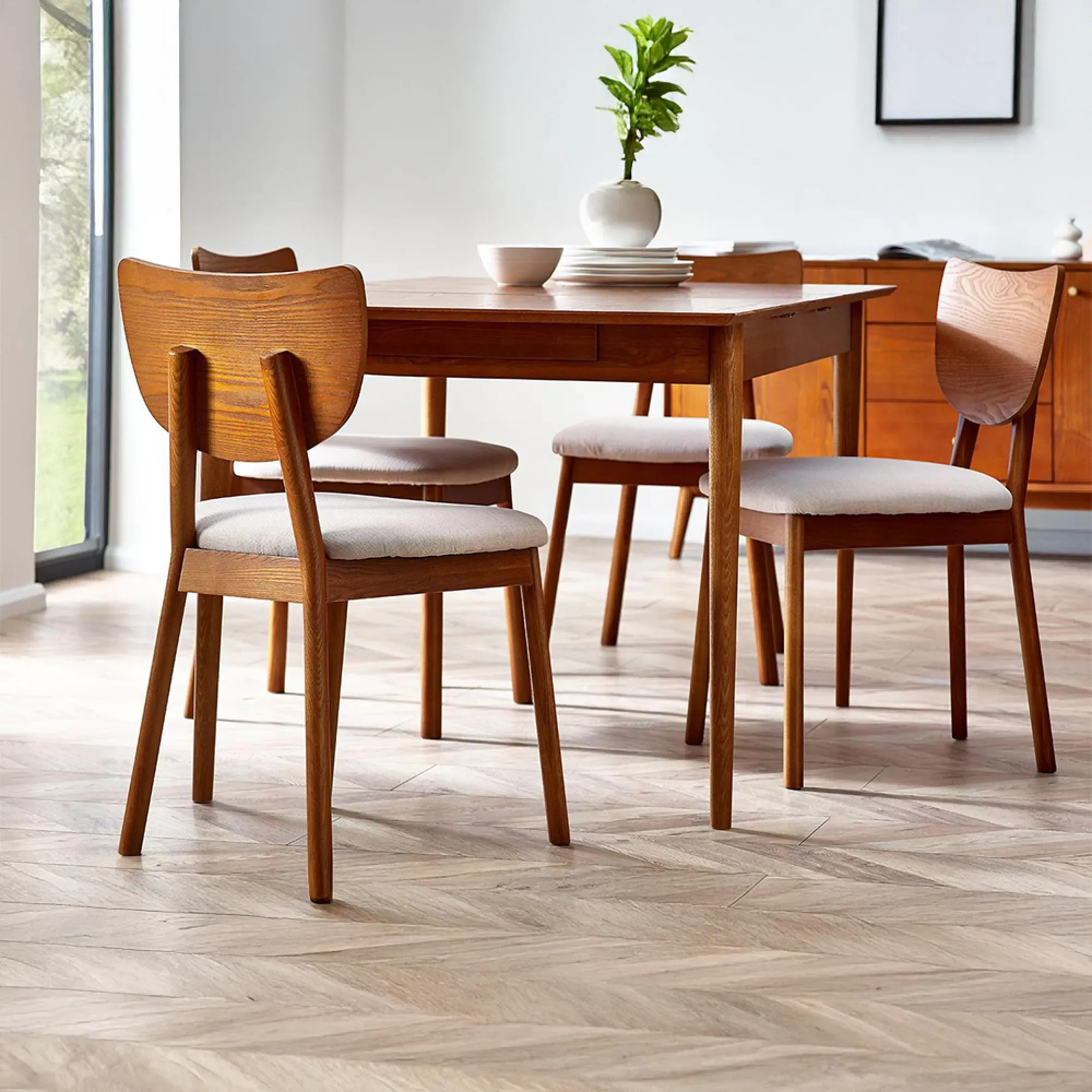 Lowry Extendable Dining Set - Cherry Wood