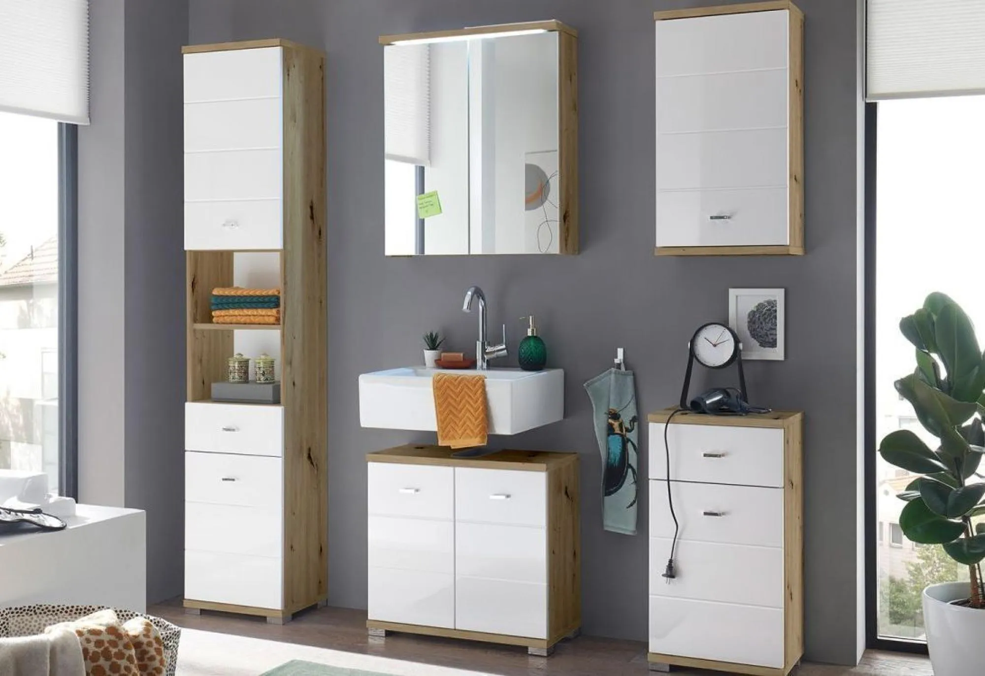 Pool 1 Door Wall Cabinet - White Gloss