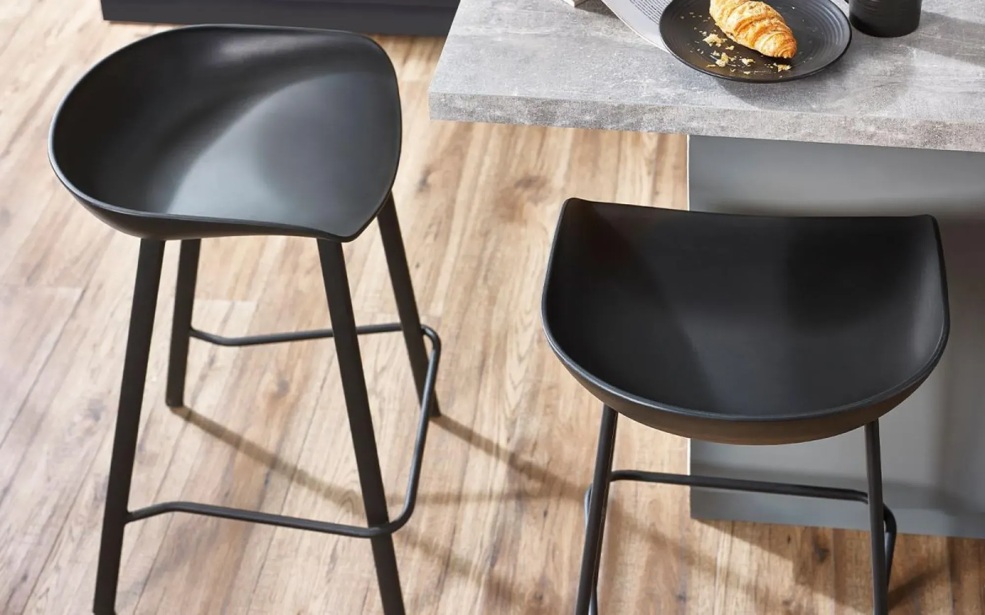 Renzo Set of 2 Barstool - Black