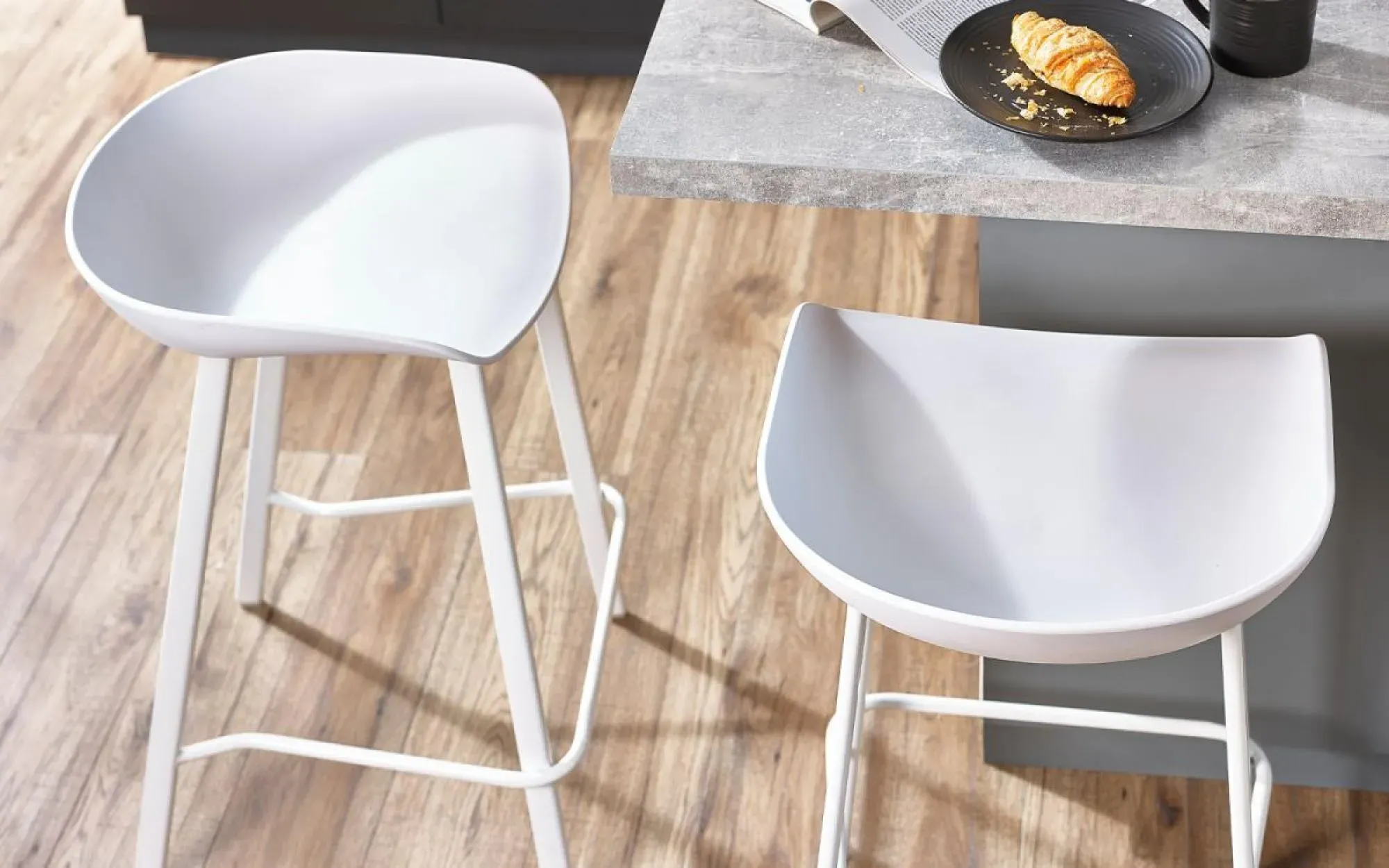 Renzo Set of 2 Barstool - White