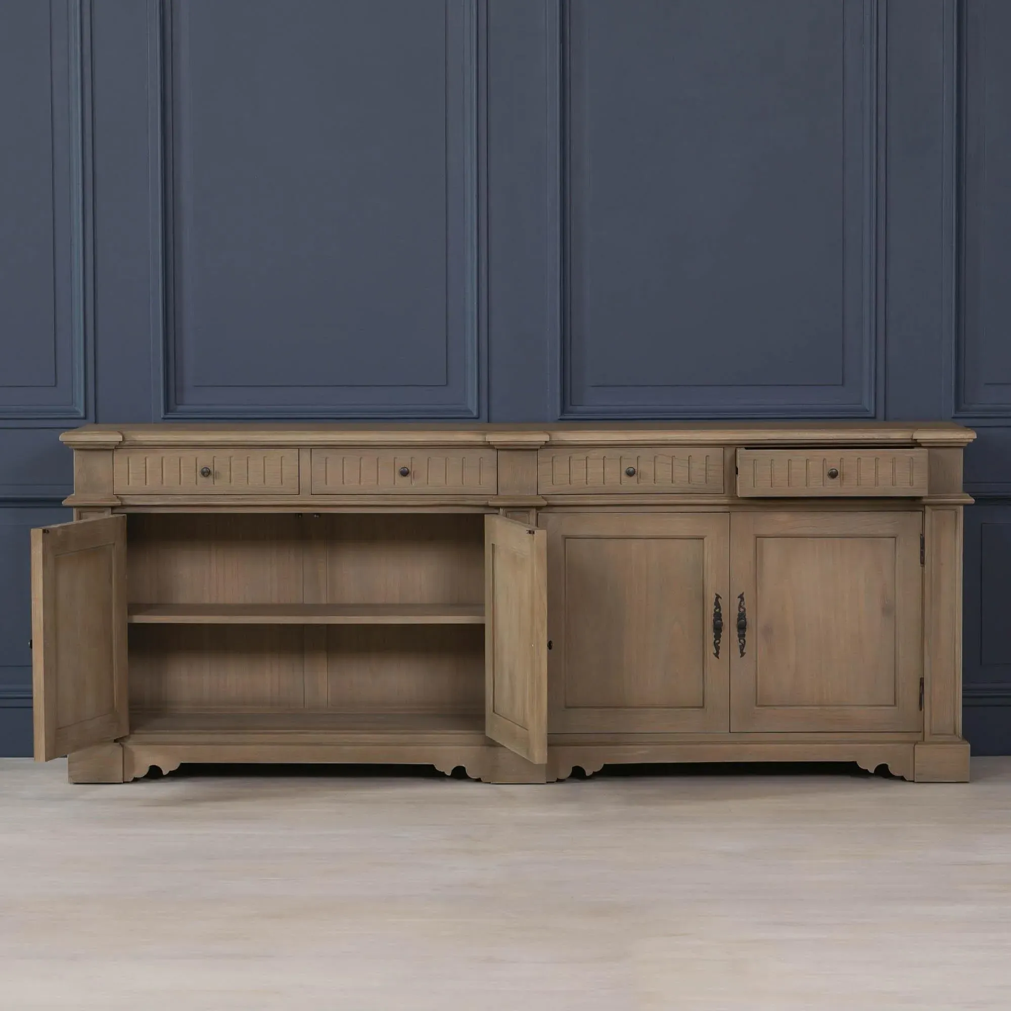 4 Door Extra Large Sideboard - Cedar Wood