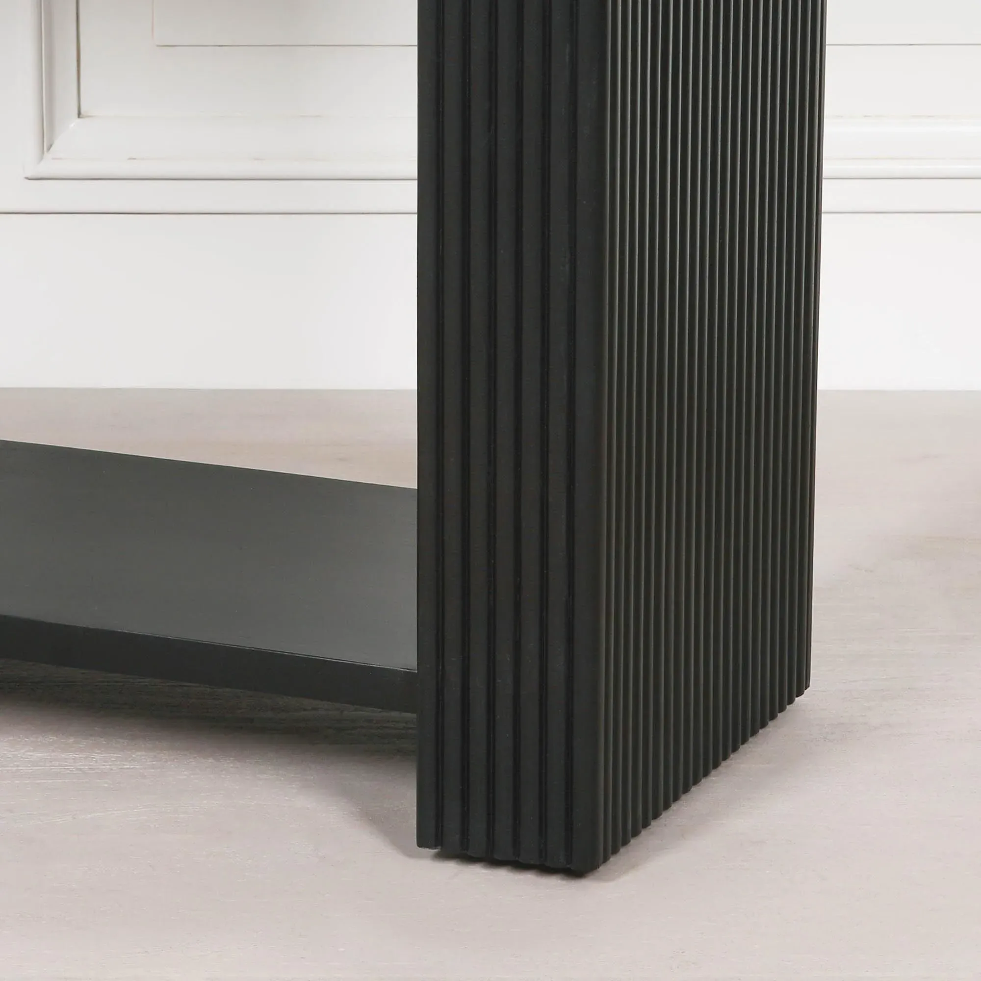 Fluted Console Table - Black, Acacia Wood