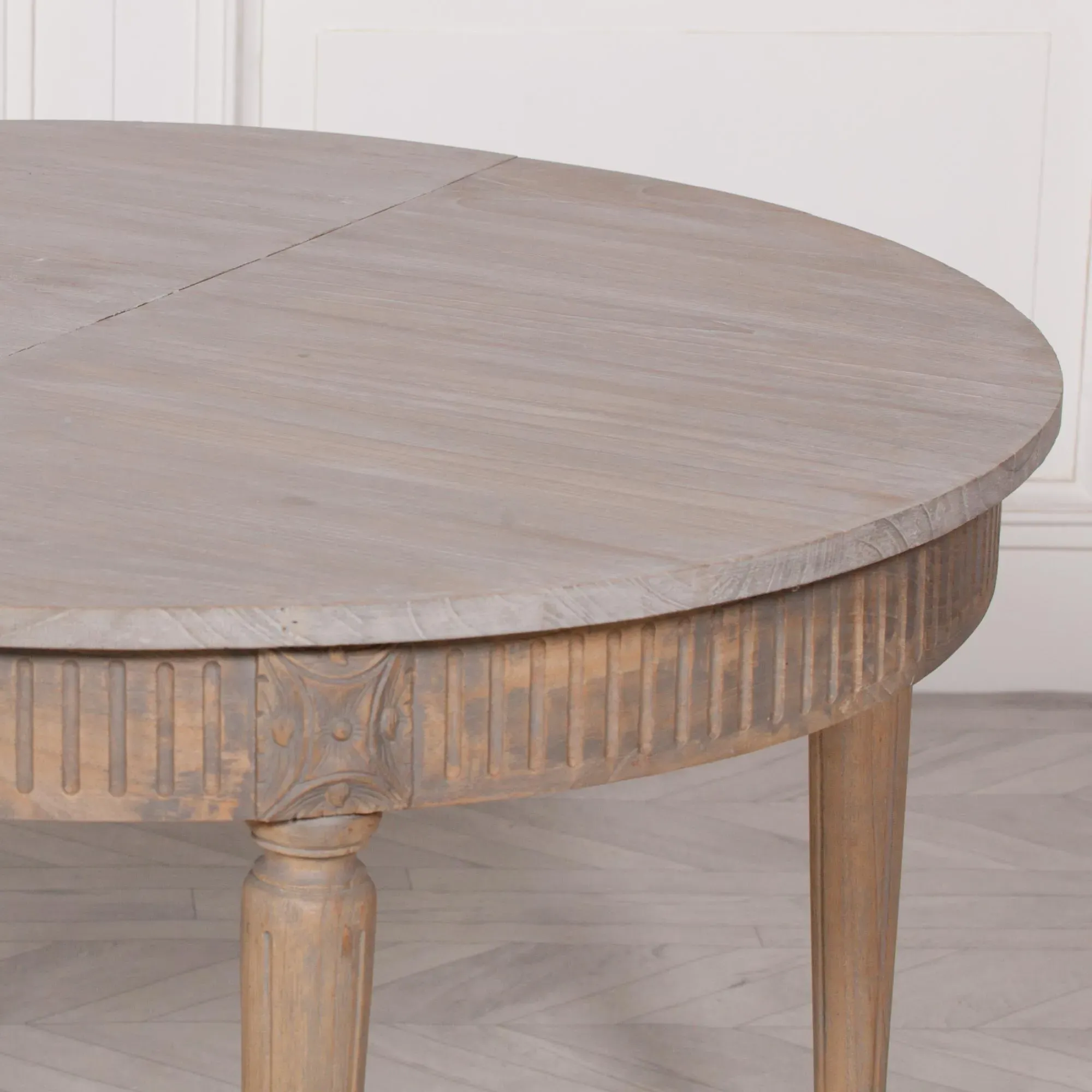 Maison 4-8 Seater Oval Extendable Dining Table - Rustic, Cedar