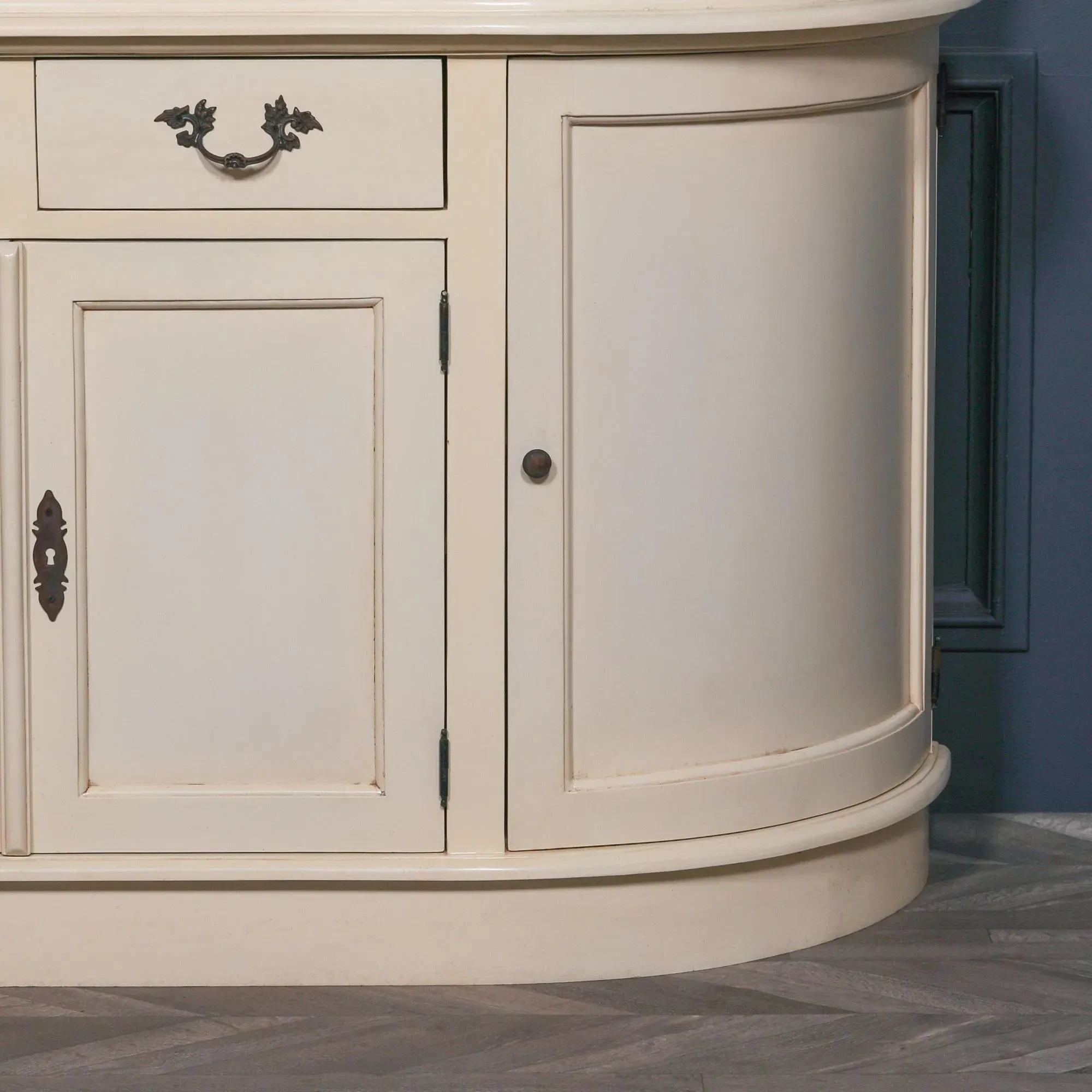 Maison Curved Display Cabinet with Glass Doors - Cream, Mahogany